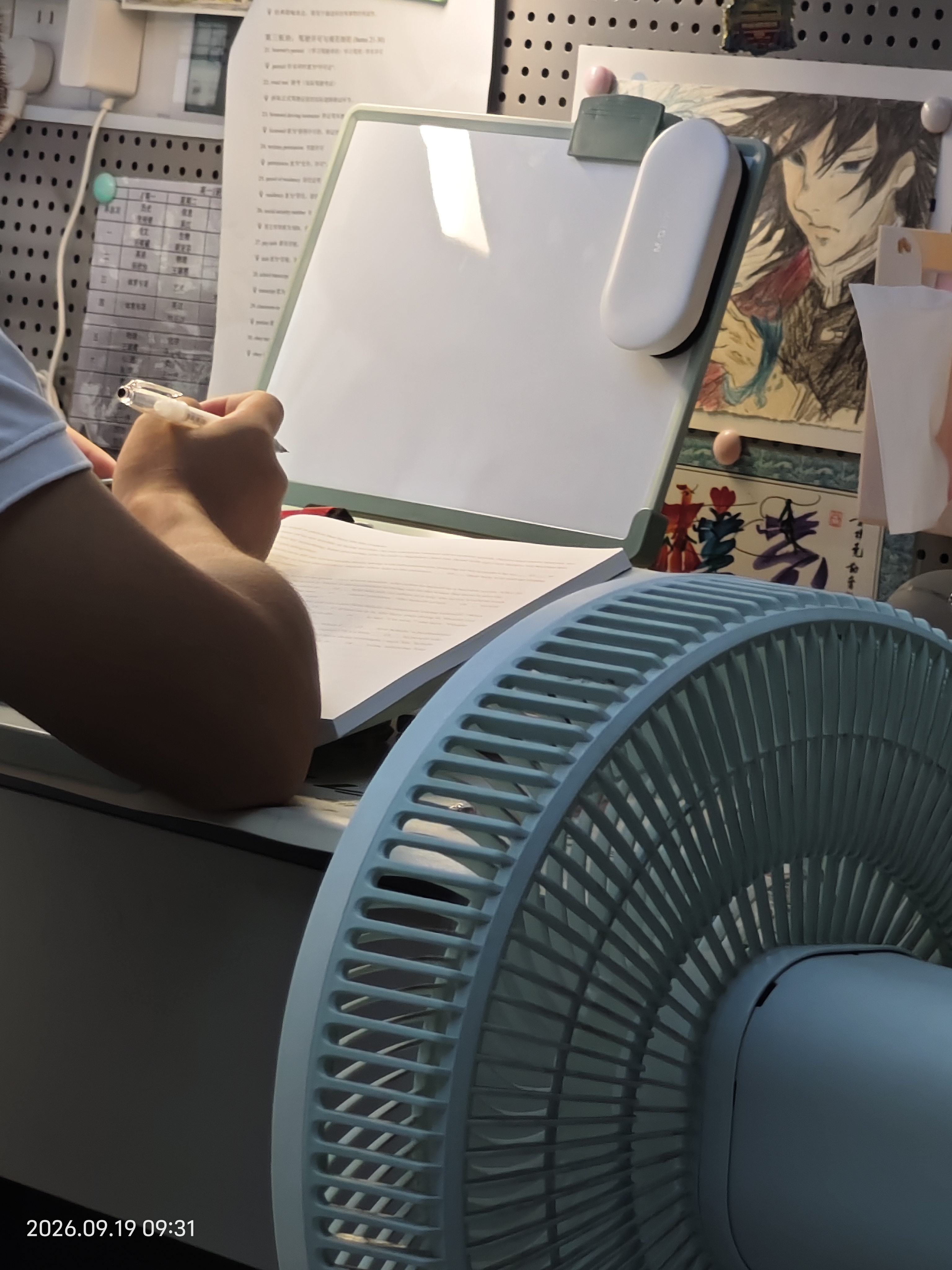 得力黄金12°可调儿童坐读写坐姿矫正器学习姿势纠正器小学生写作业写字防近视防低头专利款开学文具 实拍图