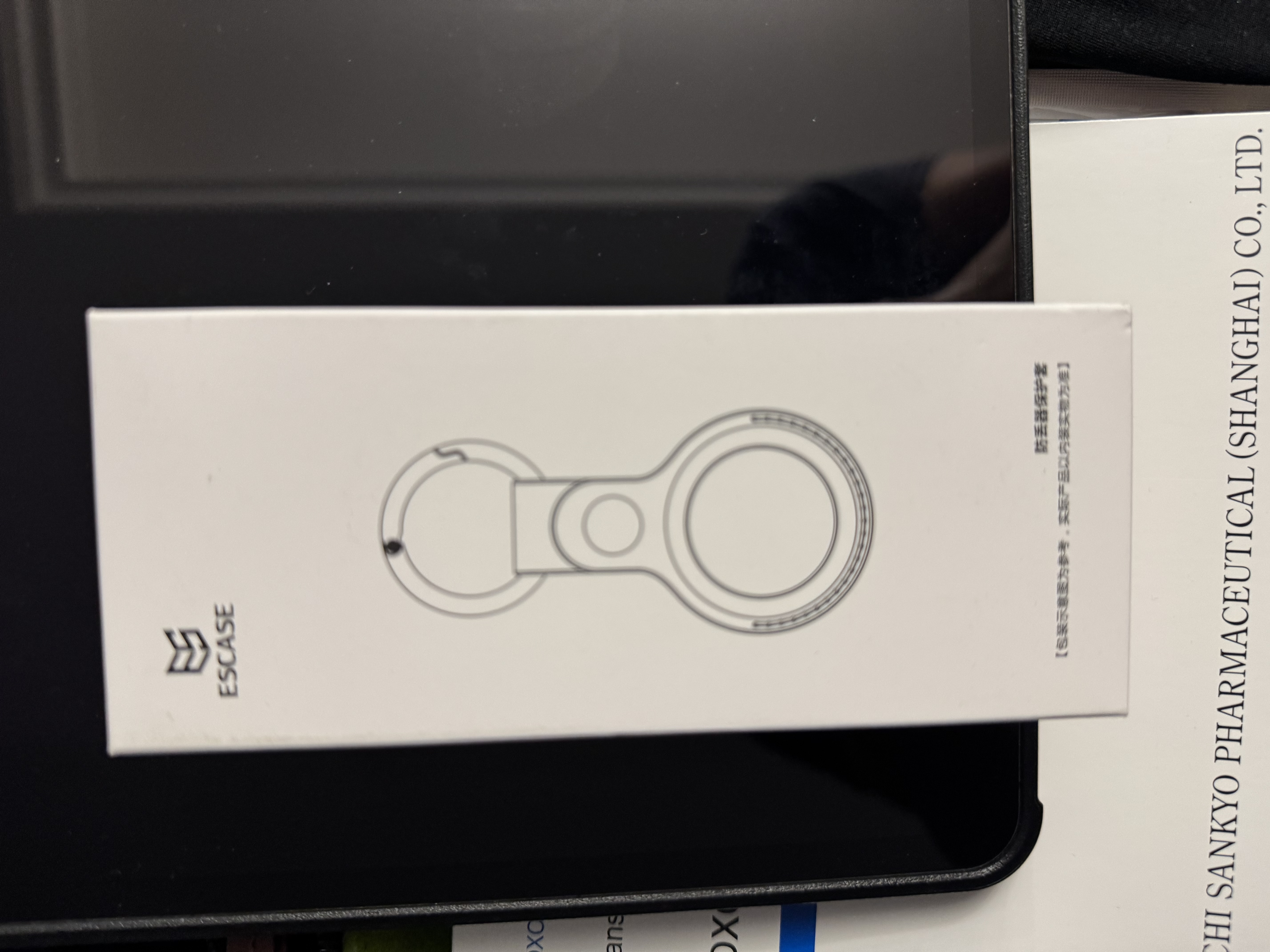 ESCASE适用AirTag2保护套苹果airtag仿真皮定位防丢追踪器耐脏防摔带挂钩钥匙保护壳ES-KPLE01鞍褐色 实拍图