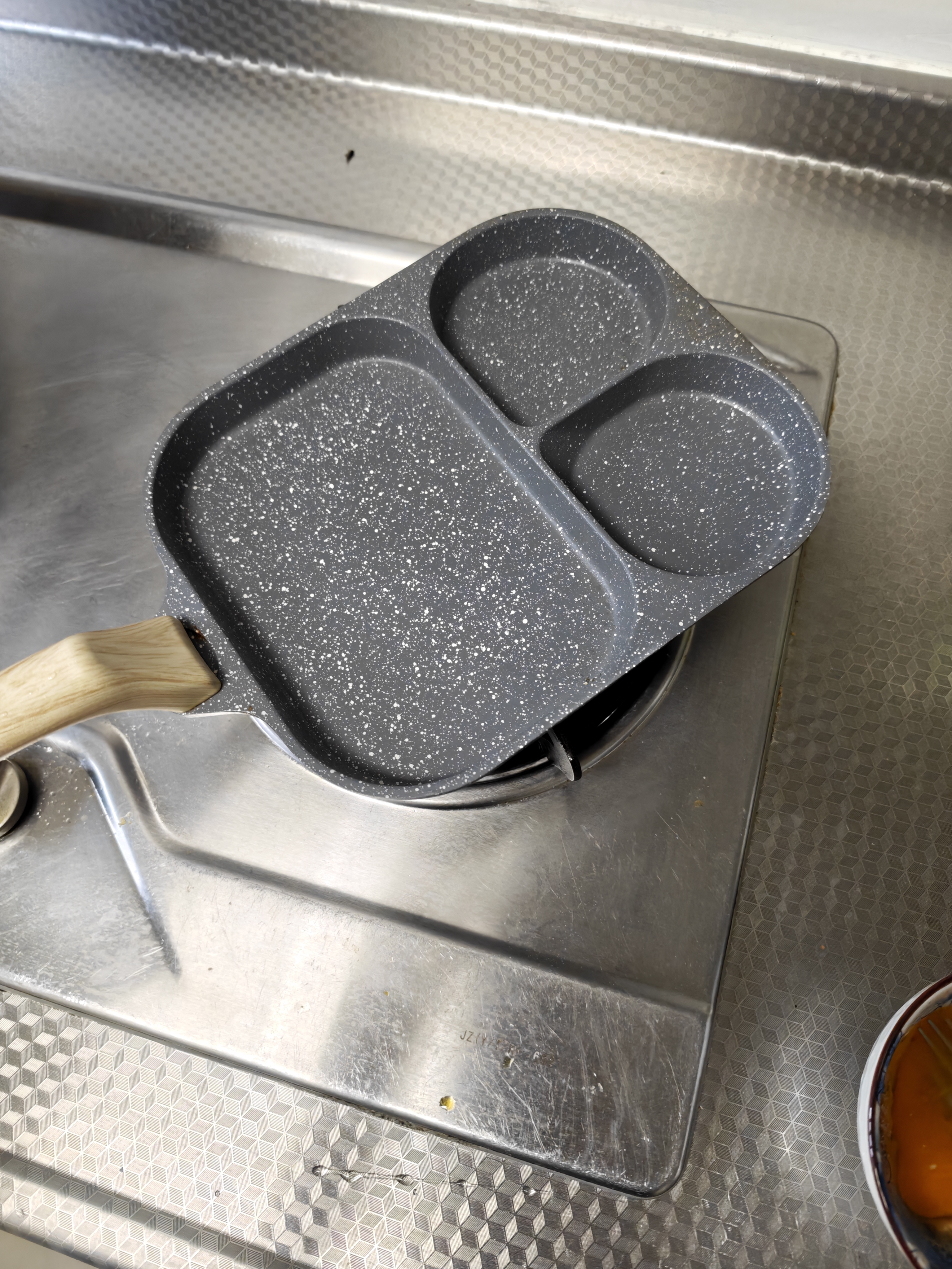 爱仕达（ASD）平底锅不粘煎锅三孔牛排煎蛋锅麦饭石色早餐汉堡18CM明火专用K12 实拍图