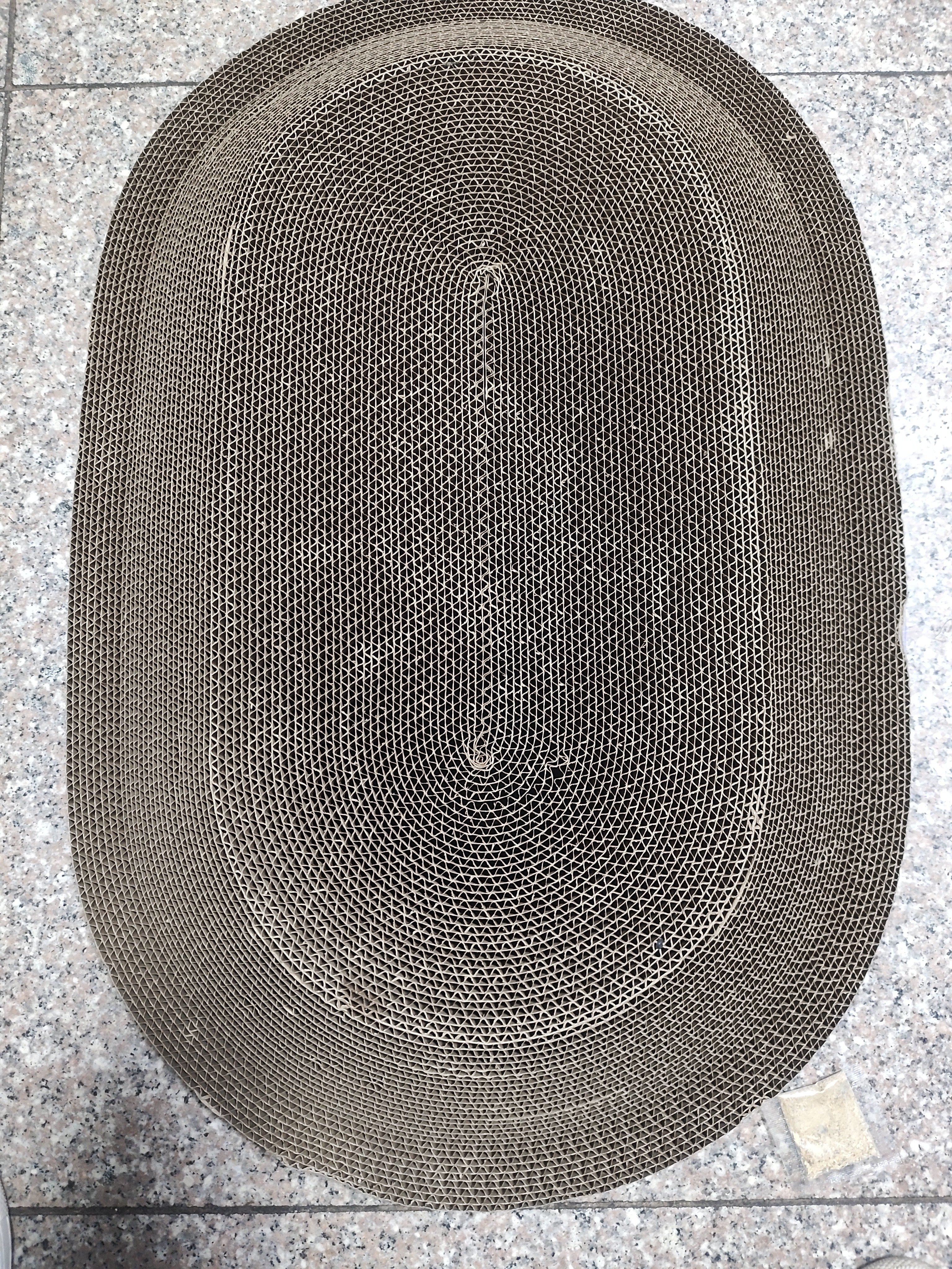 【京东物流】猫抓板磨爪猫窝一体耐磨不掉屑超大号猫玩具猫咪用品 椭圆巨无霸+猫薄荷 实拍图