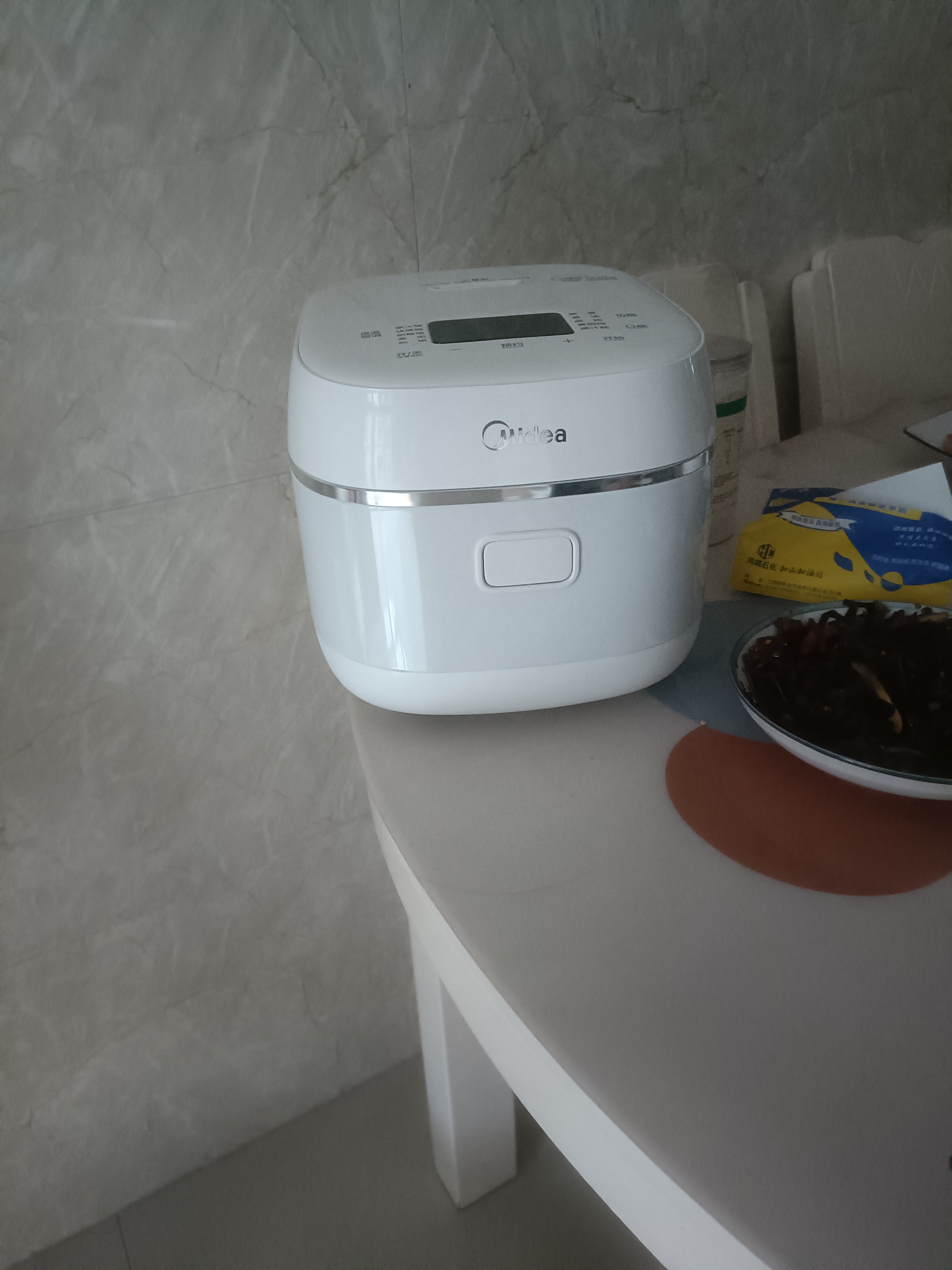 美的电饭煲1-2-3人 家用0涂层316L不锈钢内胆电饭锅小型 迷你智能多功能定时煮小米粥锅 IH加热蜂窝抗粘内胆1级能效 3L 一键开关功能 实拍图