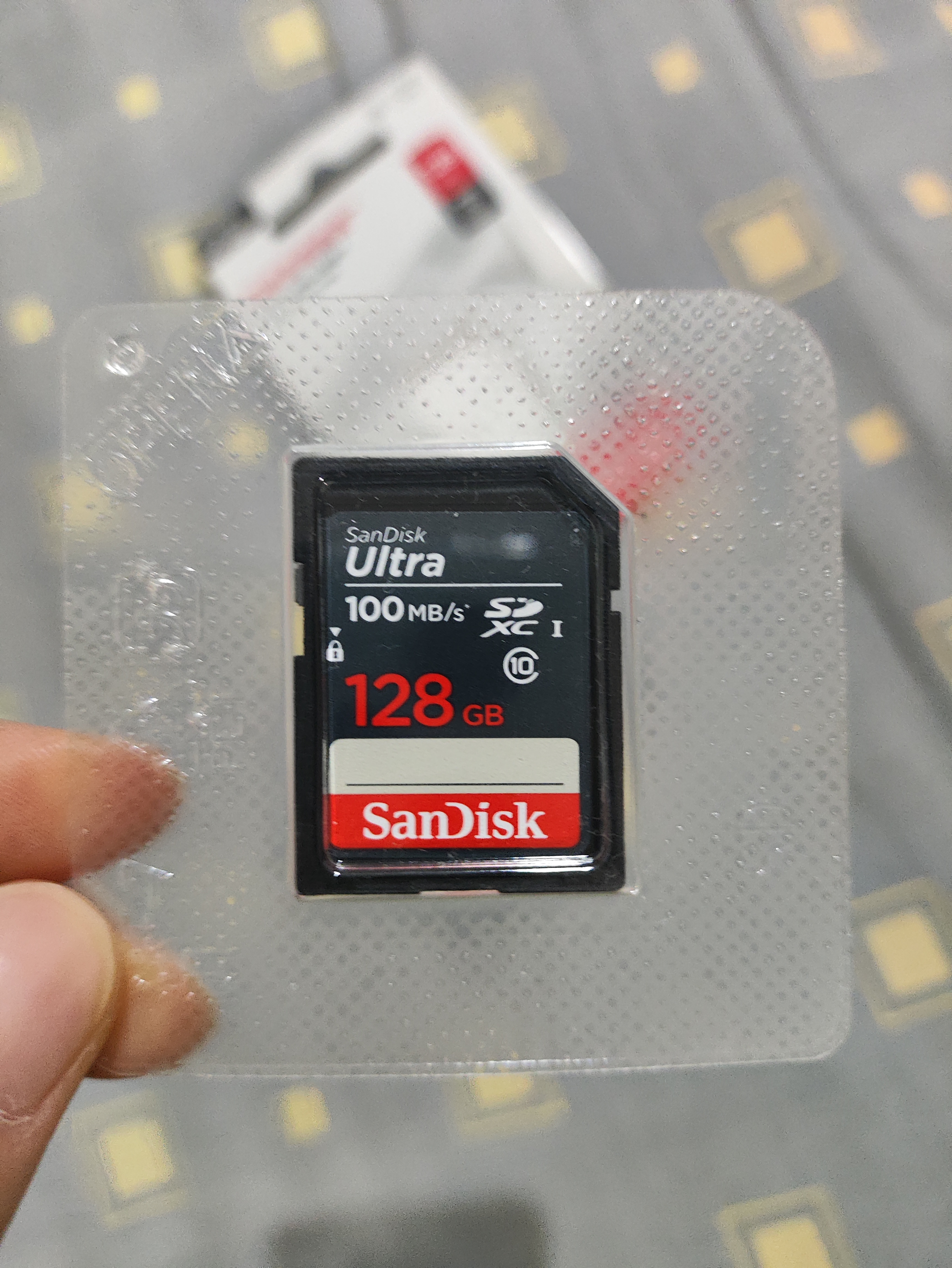 Sandisk闪迪128GB SD相机内存卡 C10 拍摄全高清视频 微单/单反数码相机存储卡 坚固耐用 超高性价比 实拍图