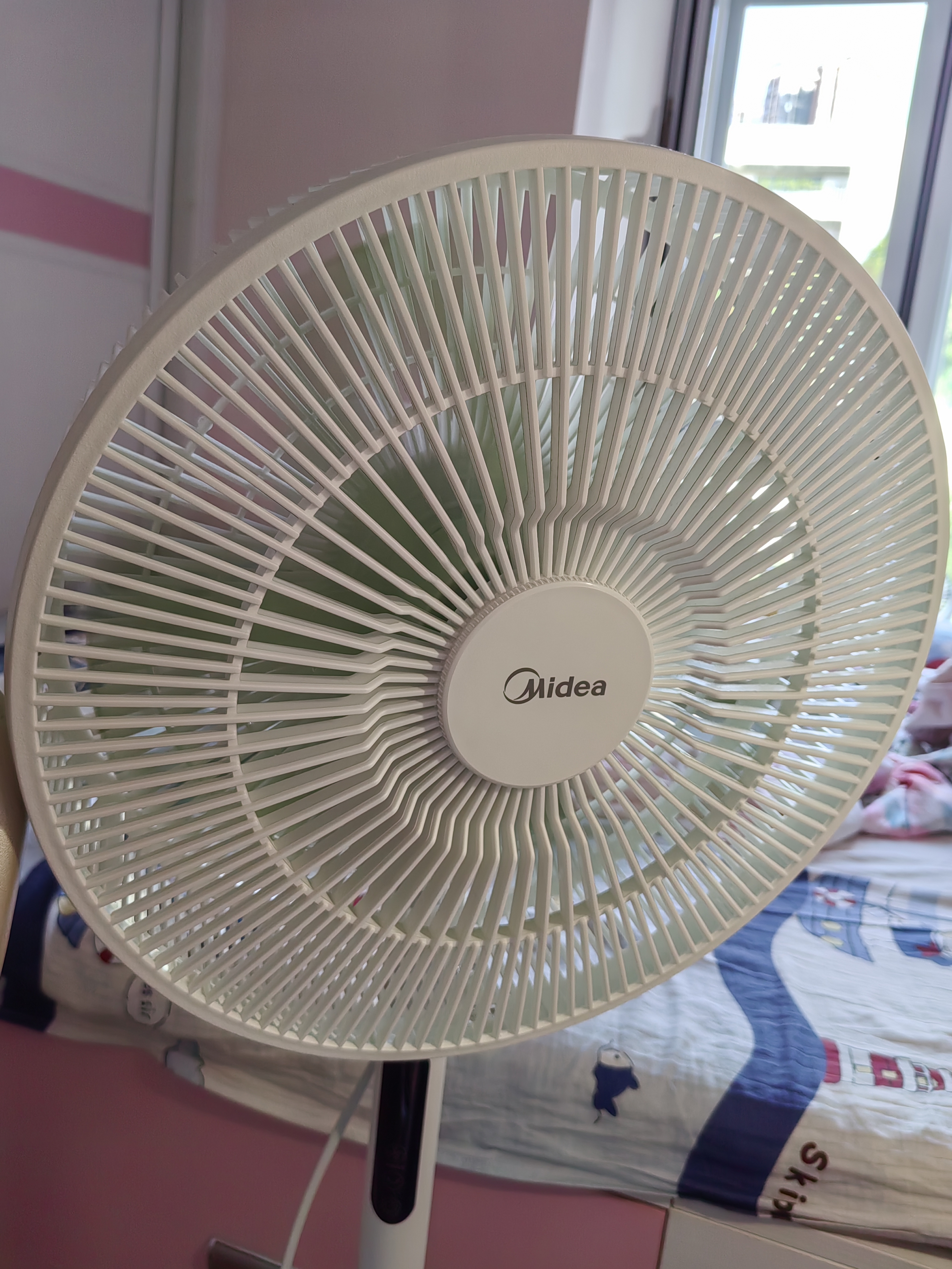 美的（Midea）幸运草安睡风扇直流变频电风扇落地扇四叶草一级能效轻音省电桌面台式立式两用电扇家用节能扇 【直流变频轻音 五星舒适认证】遥控 SDH30RX 实拍图