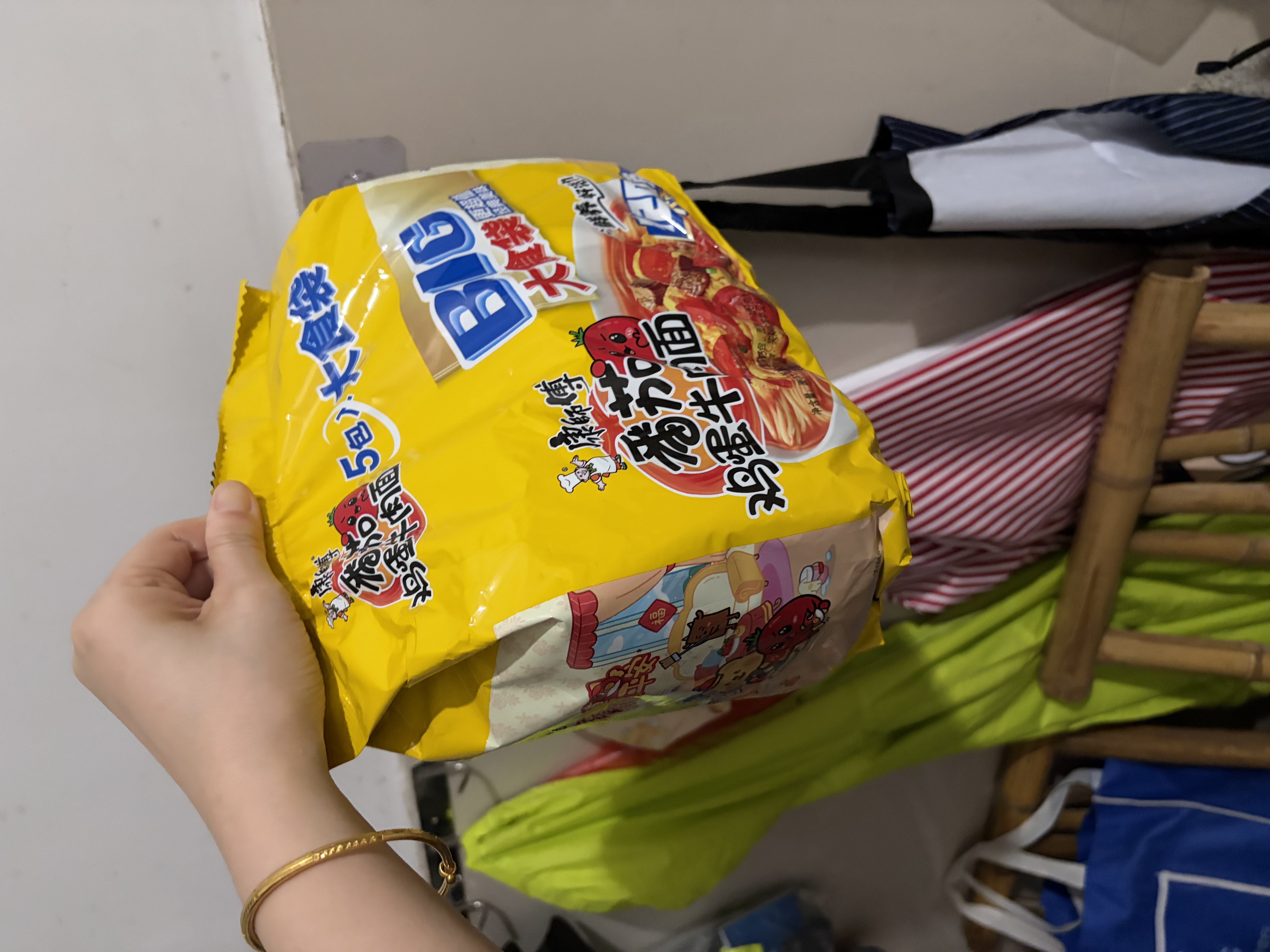 康师傅方便面 大食袋番茄鸡蛋牛肉面五连包156g*5 泡面袋装速食方便食品 实拍图