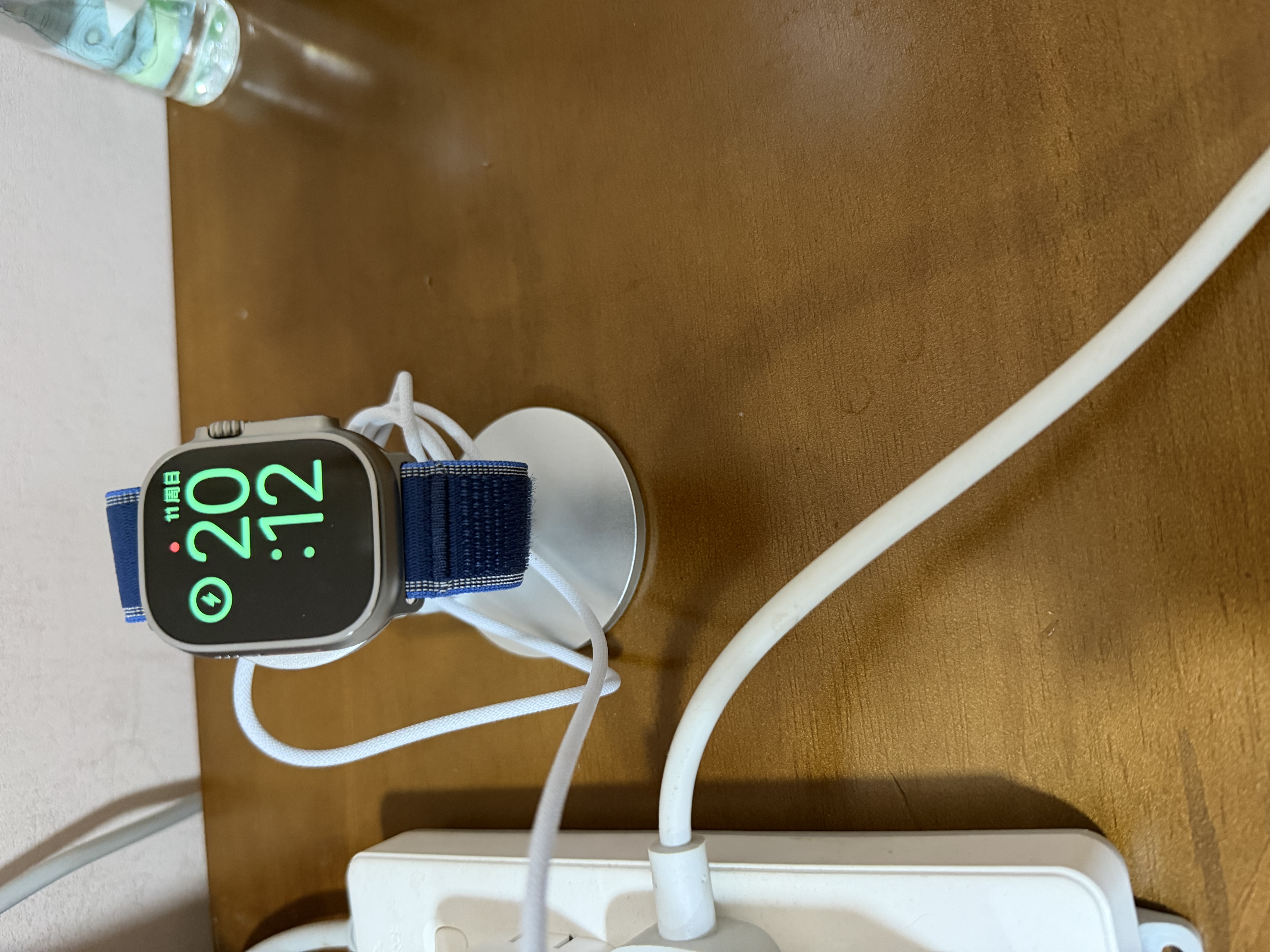 BHO适用苹果手表s12充电支架apple watch s11/10/SE桌面金属充电底座iwatch s9/8/7/Ultra4手表支架 实拍图