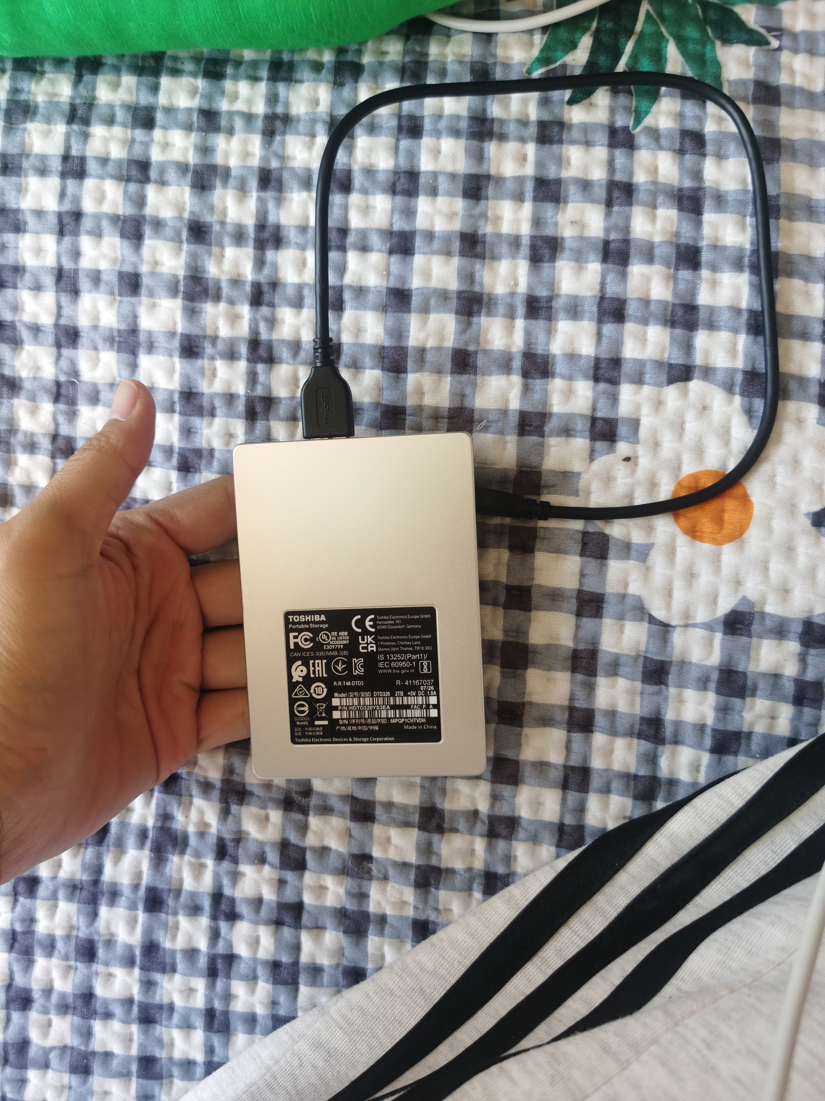 东芝（TOSHIBA）2TB 移动硬盘机械 Slim系列 USB3.2 Gen 1 2.5英寸 银色 兼容Mac 金属超薄 密码保护 轻松备份 实拍图