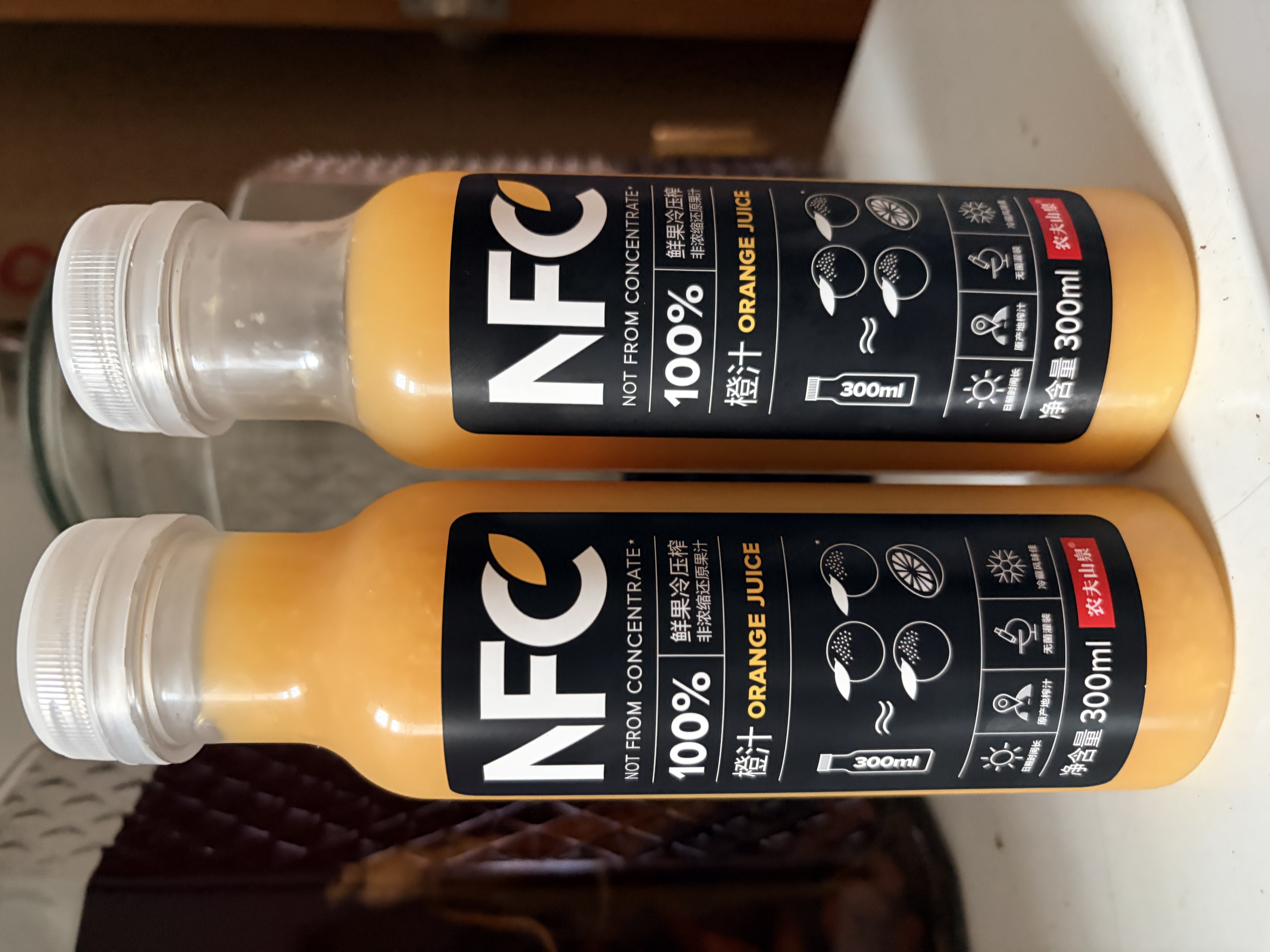 农夫山泉100%纯果汁NFC橙汁300ml*10瓶整箱礼盒鲜果冷压榨0添加剂饮料 实拍图