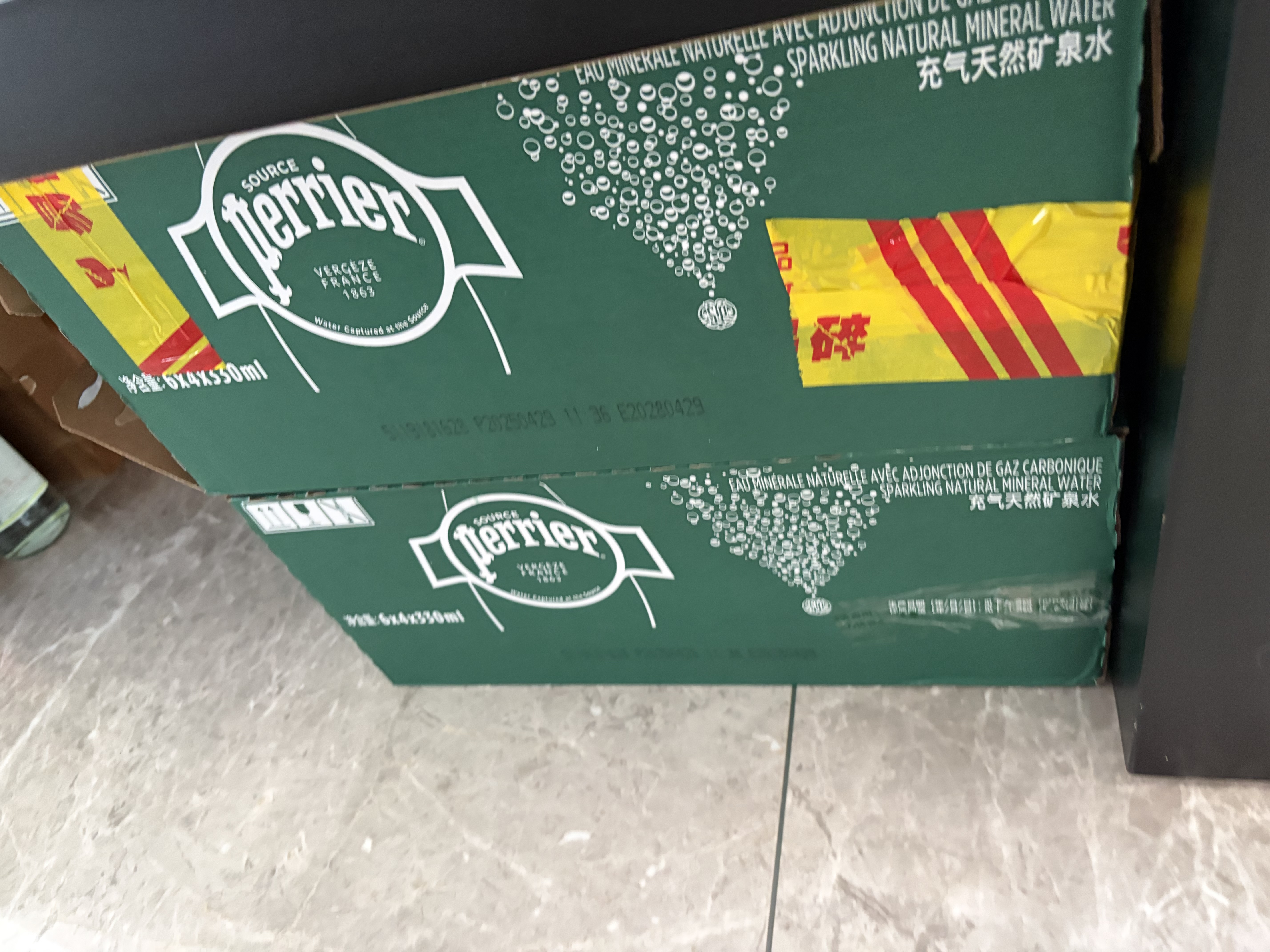 Perrier巴黎水气泡水 原味330ml*24玻璃瓶 原装进口高端天然矿泉水饮用水 实拍图