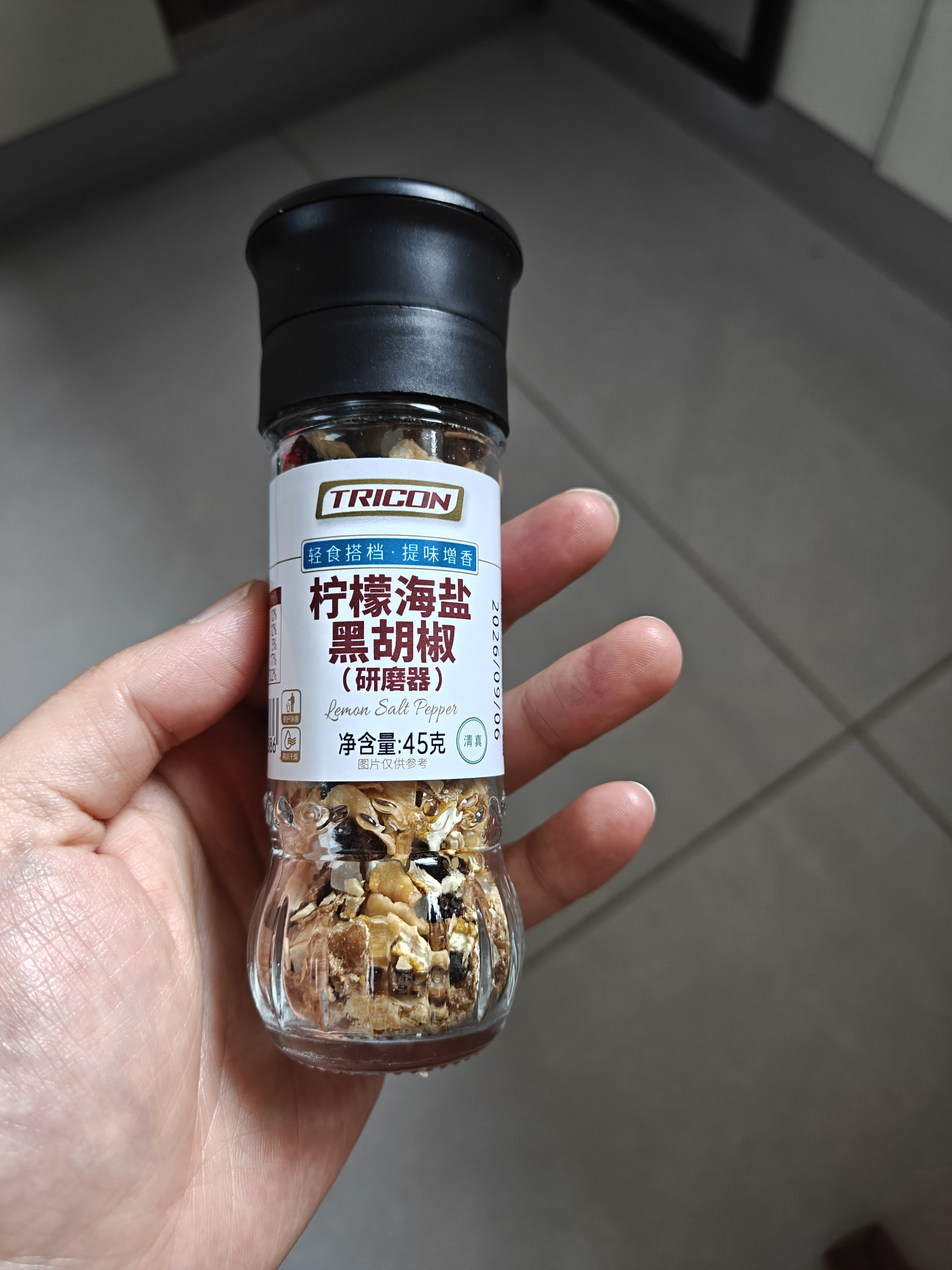 特瑞肯柠檬海盐黑胡椒研磨瓶装45g西餐健身餐提味牛排蔬菜沙拉调味料 实拍图