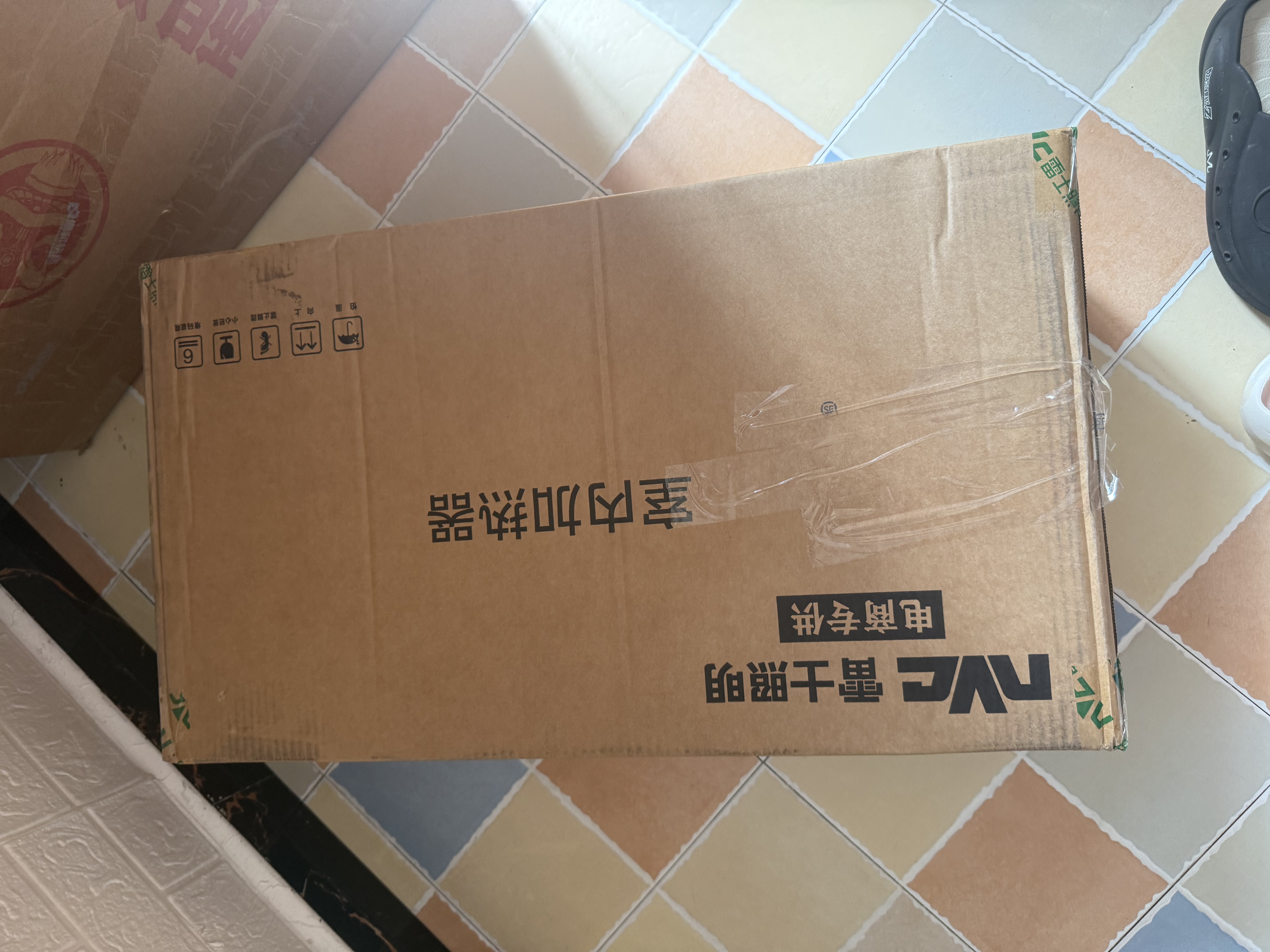 雷士（NVC） 取暖器浴霸风暖照明排气一体机高效吹风大屏照明集成吊顶浴霸灯 【热销轻盈款】2400W|四功能合一 实拍图