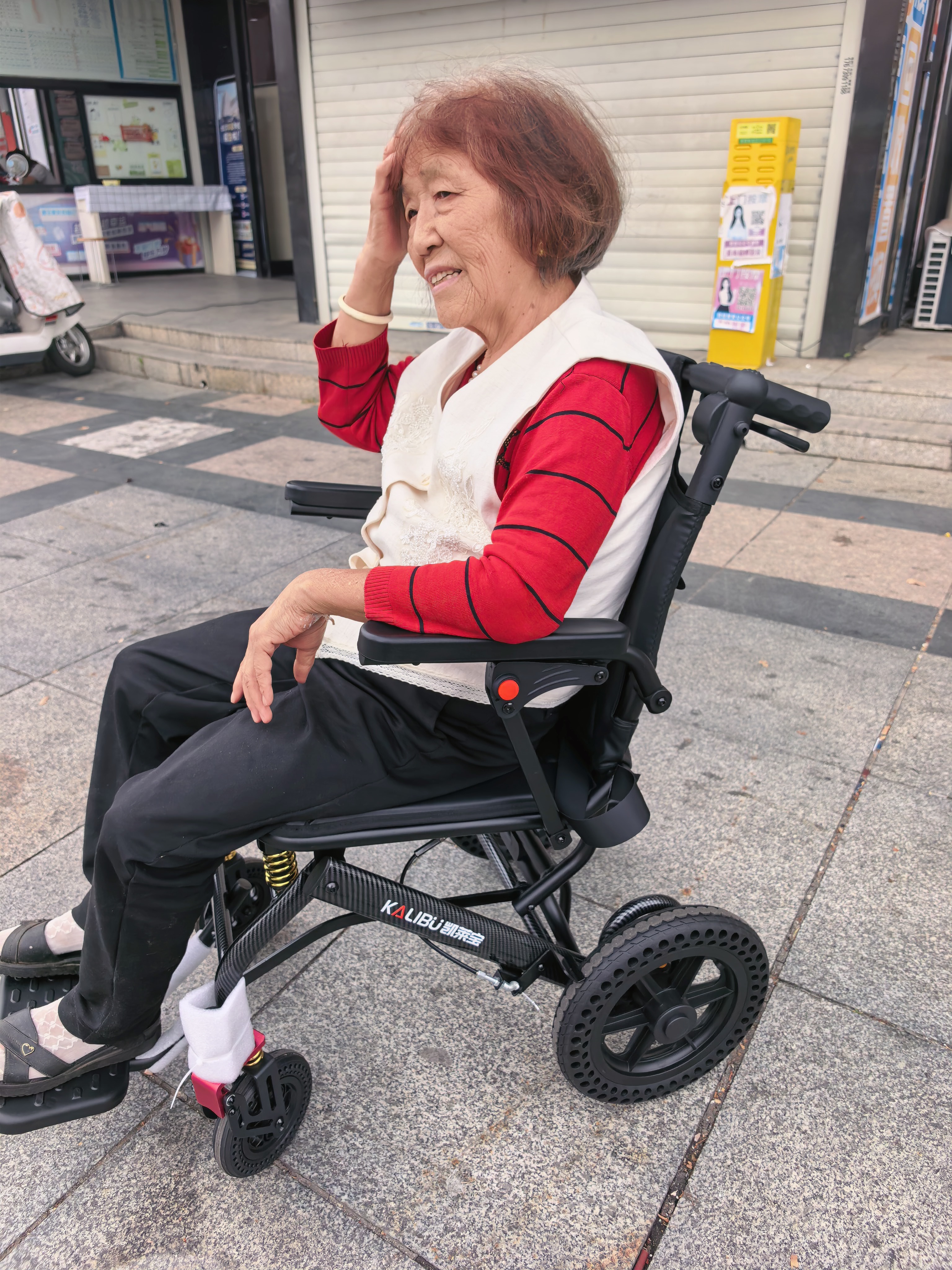 凯莱宝手动轮椅轻便可折叠放后备箱老人专用出行代步13kg 实拍图