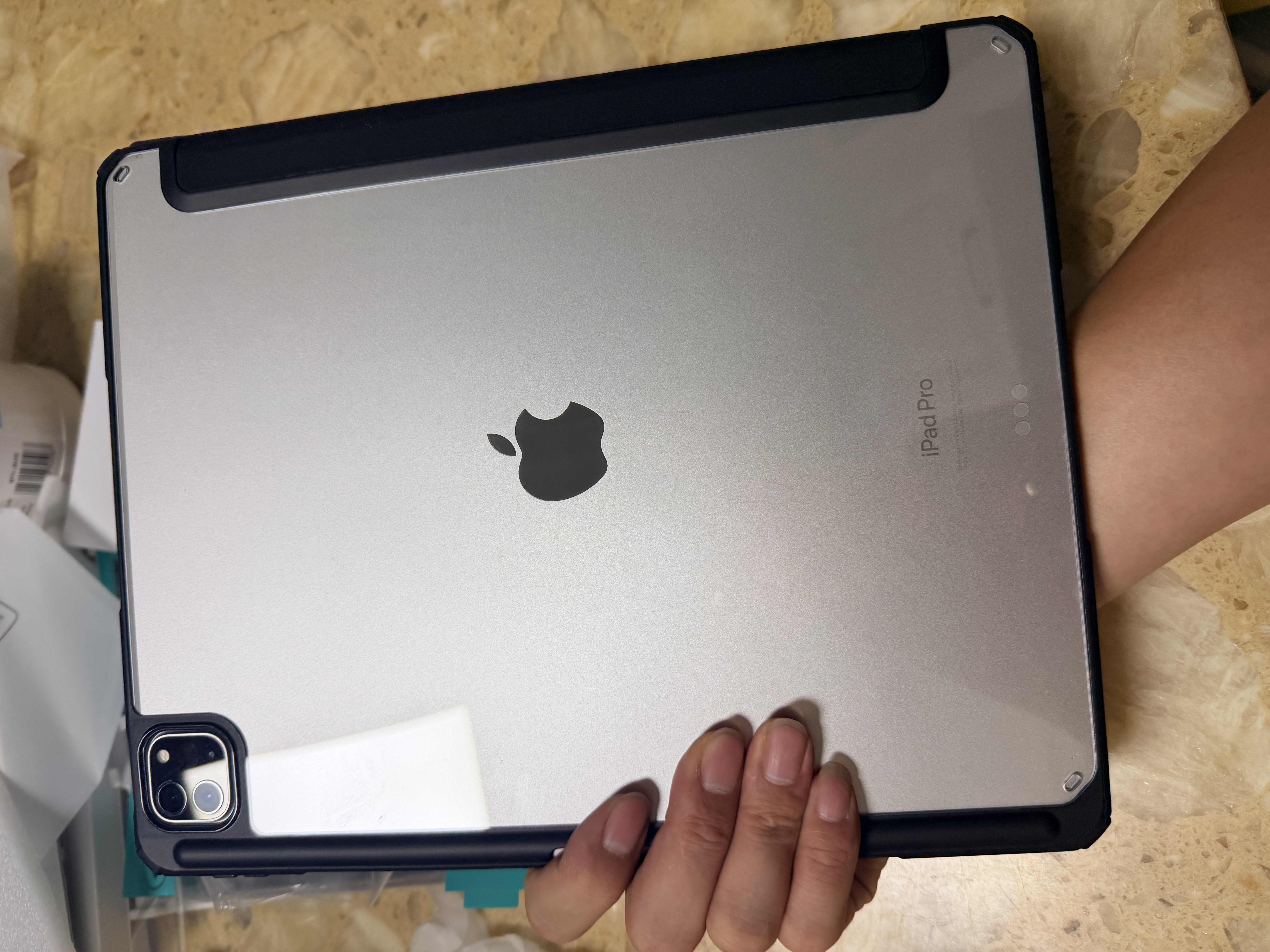 绿联适用iPad Pro保护壳12.9英寸带笔槽防弯保护套2022版2021/2020款苹果平板电脑防摔雅致黑 实拍图