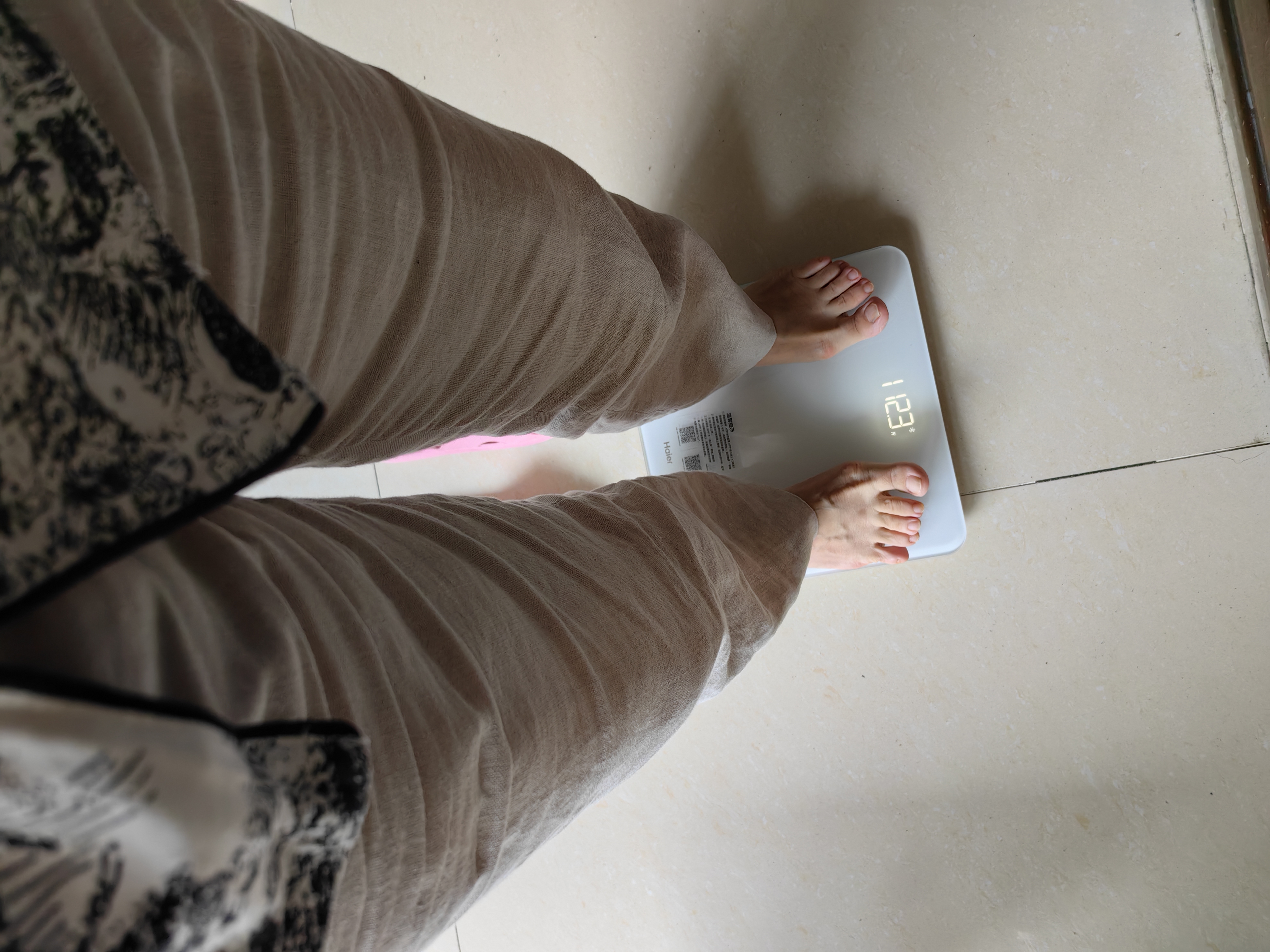 海尔电子秤体重秤 高精度人体称重BMI分析蓝牙APP 家用智能秤运动健身减肥称重专用 实拍图