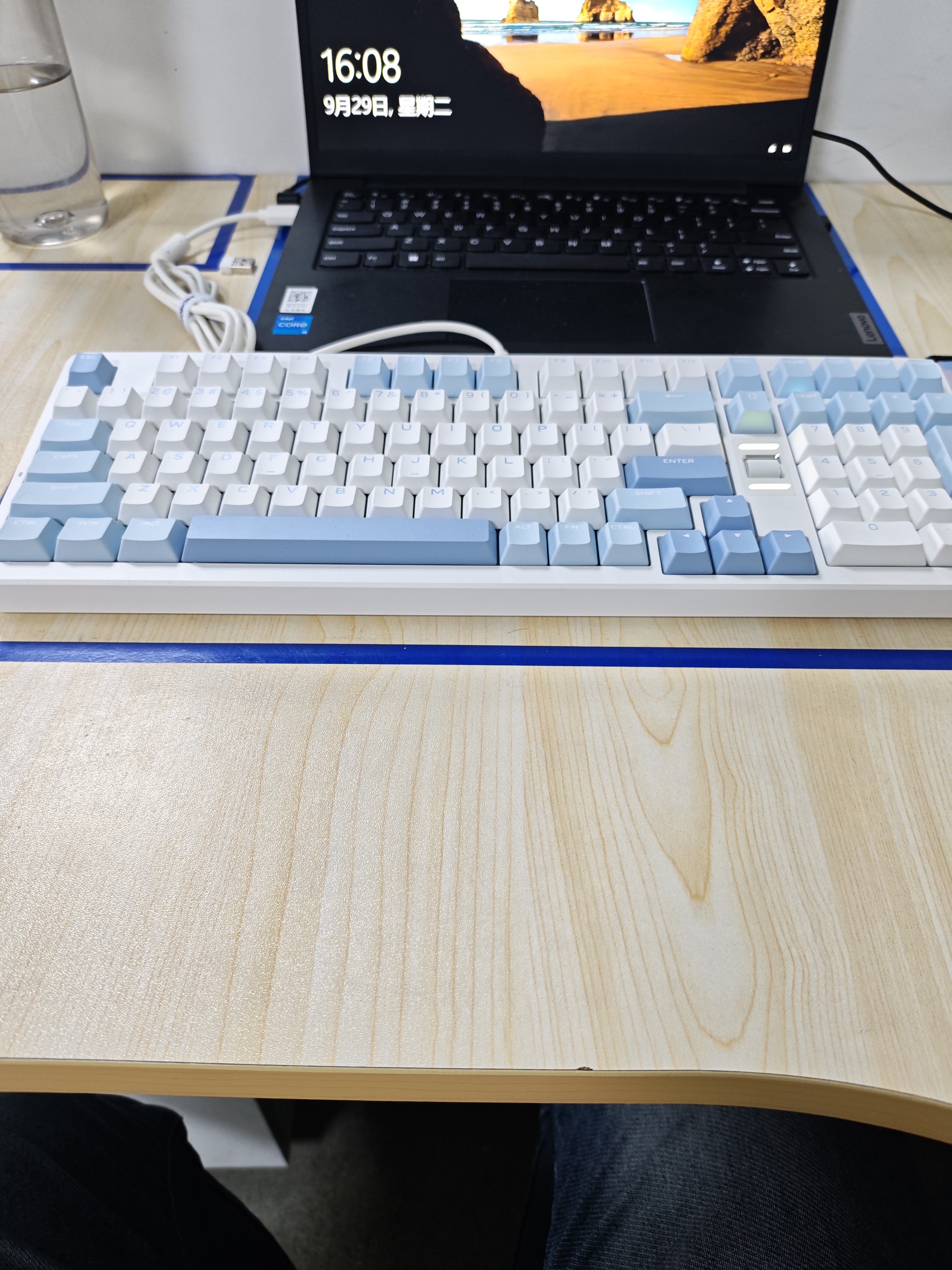 迈从（MCHOSE） G98 V3客制化机械键盘gasket结构三模无线2.4G/有线/蓝牙98键配列电竞游戏办公带数字区计算器 G98 V3 晴空蓝 冰蓝轴【三模+旋钮】 实拍图