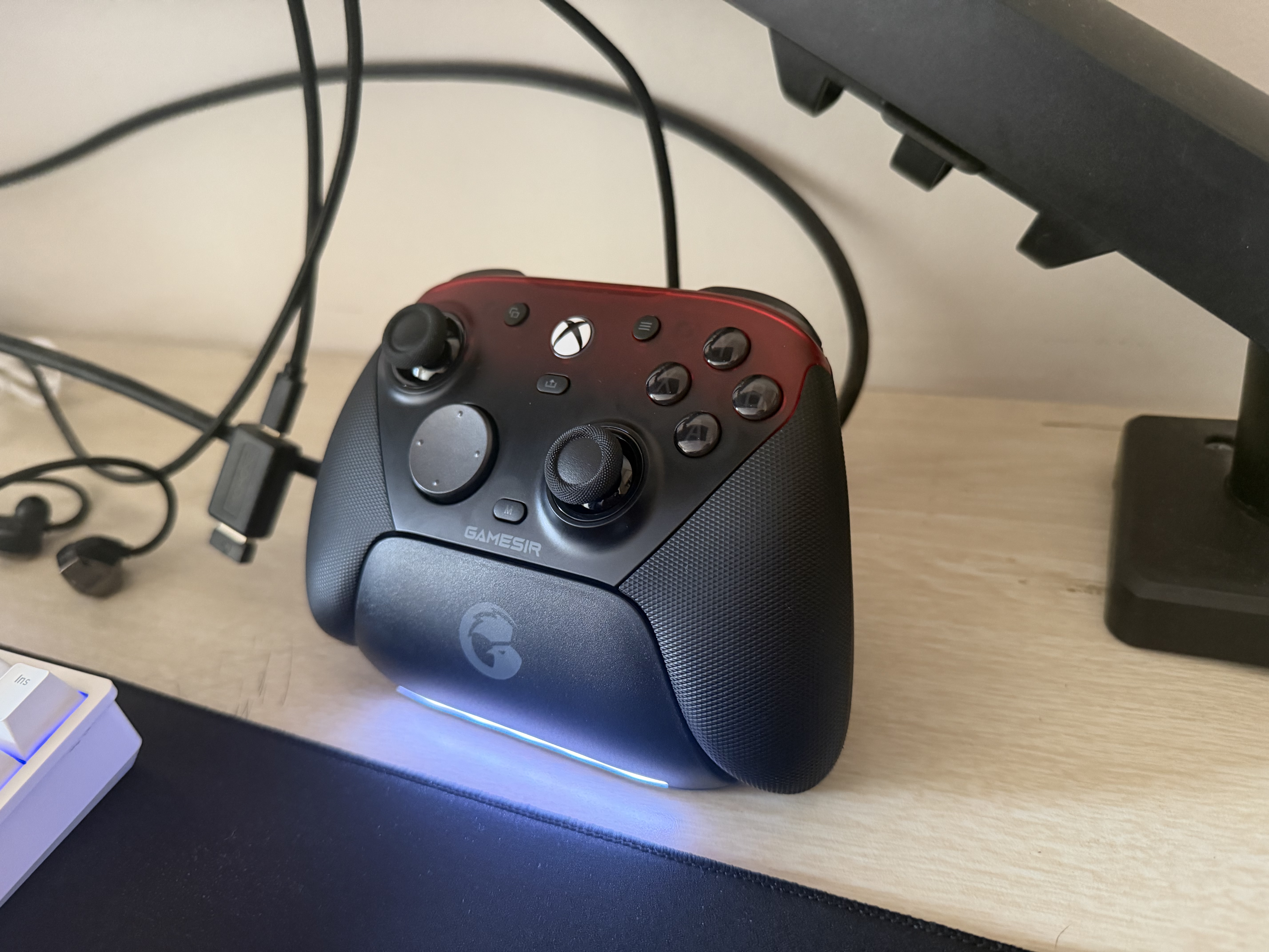 盖世小鸡G7 Pro微软Xbox授权精英游戏手柄天王星带底座 TMR摇杆蓝牙PC电脑无线Steam安卓电视有线地平线6 实拍图