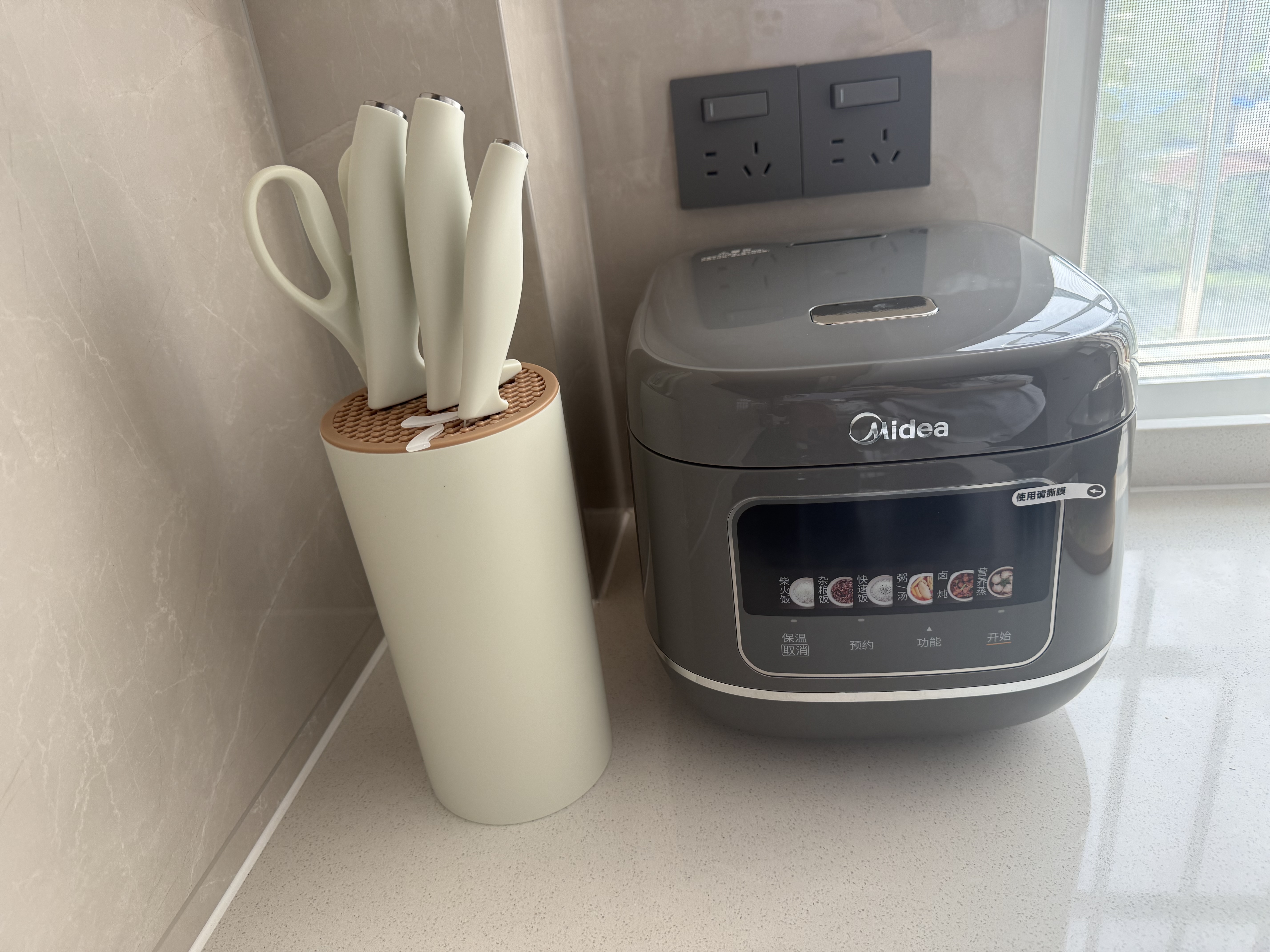 美的（Midea）0涂层电饭锅电饭煲家用5-8人大容量316L不锈钢内胆防溢5L柴火饭杂粮饭智能预约多功能锅MB-RE587S 实拍图