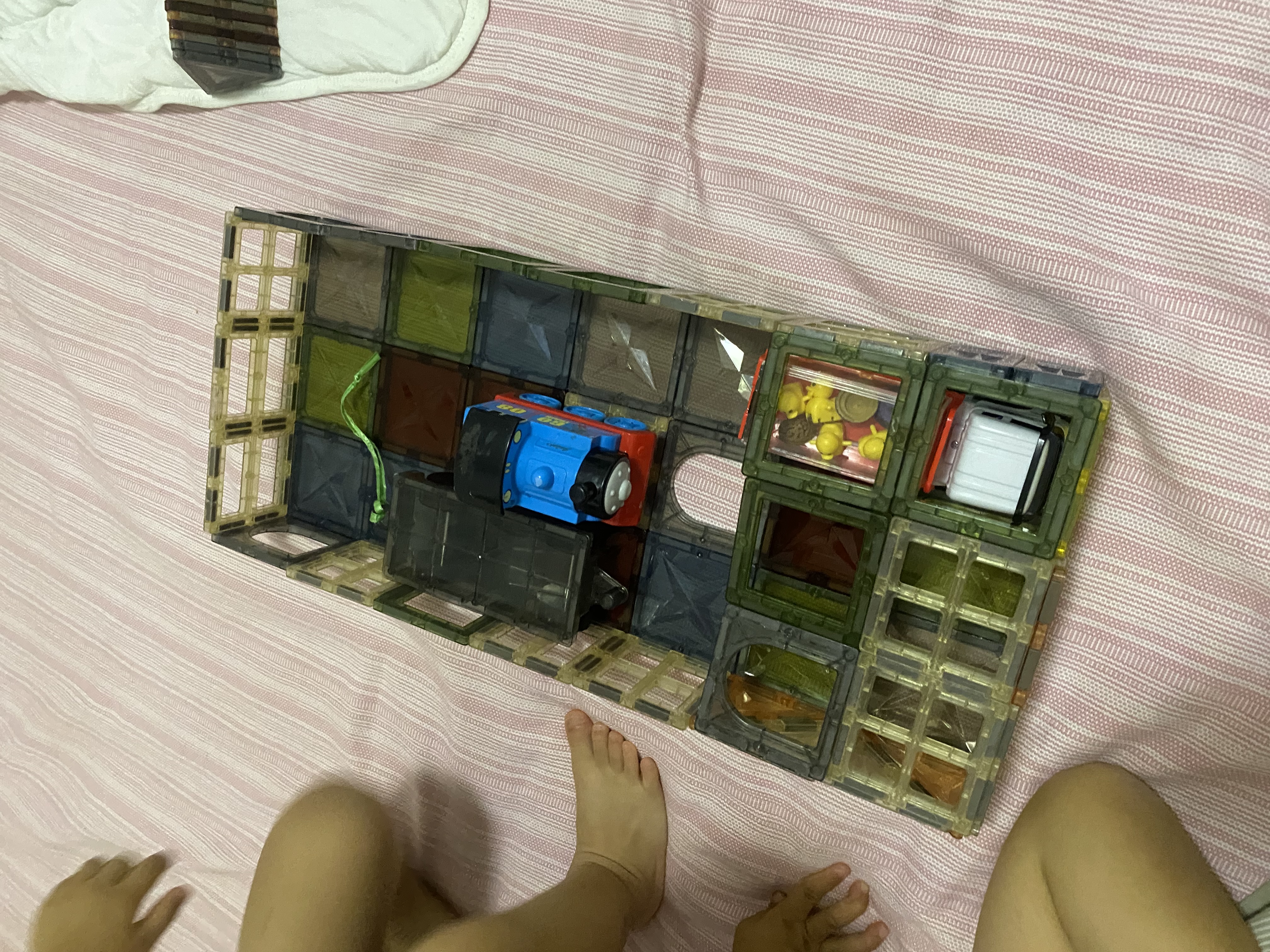 弥鹿（MiDeer）儿童玩具钻面彩窗磁力片积木拼插磁铁玩具60片儿童礼物 实拍图