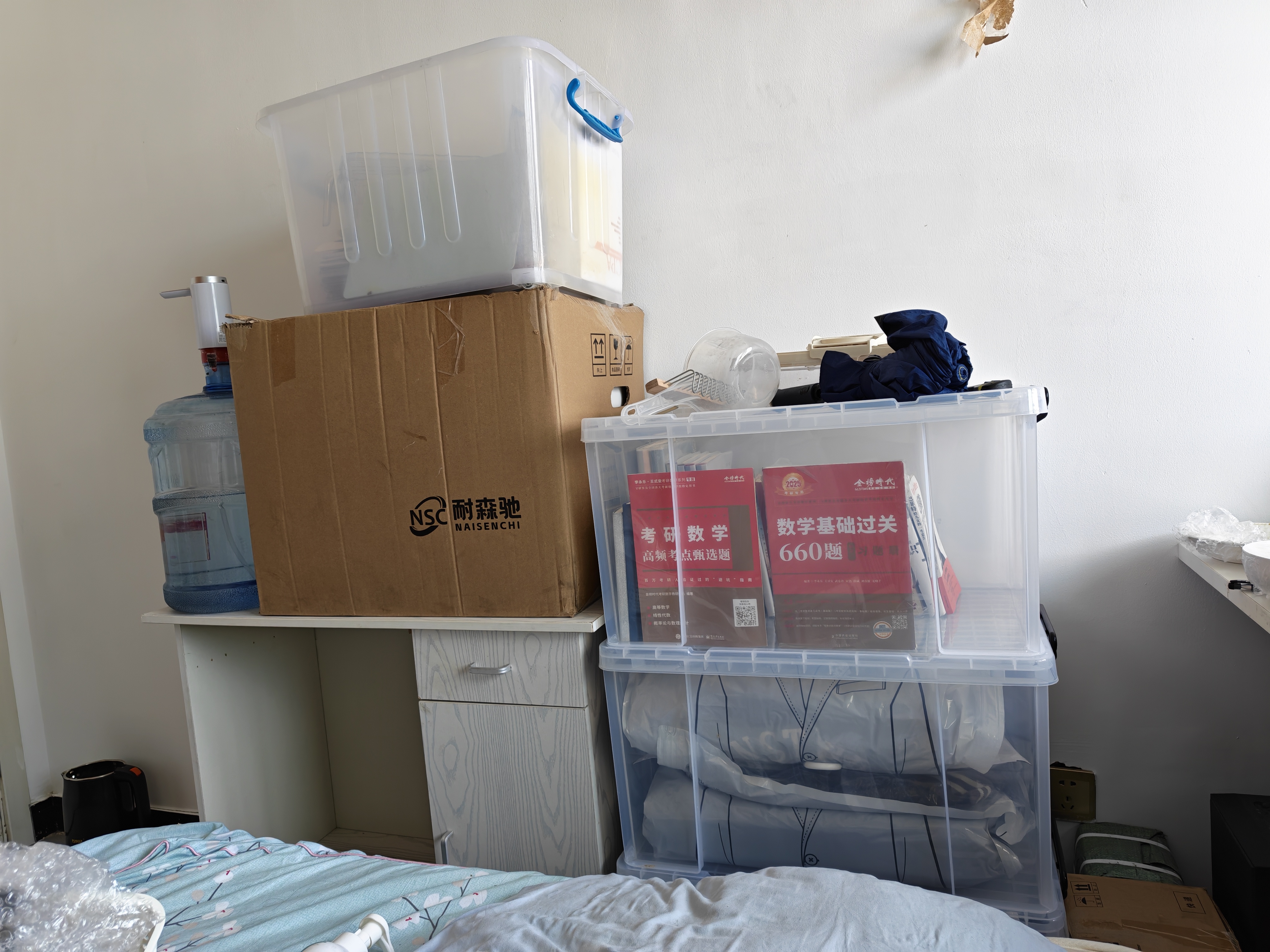 SPACEXPERT直角抗压收纳箱玩具衣物零食整理箱桌面收纳盒塑料透明书箱养鱼箱 透明色 直角抗压箱75L三只装 实拍图