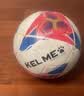 卡尔美（KELME）机缝足球4号5号成人儿童中考标准比赛训练青训学生 深蓝红3号  实拍图