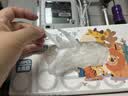爱不释手 5一次性儿童手套PVC食品级XS码100只/盒家用幼儿学生防油卫生 实拍图