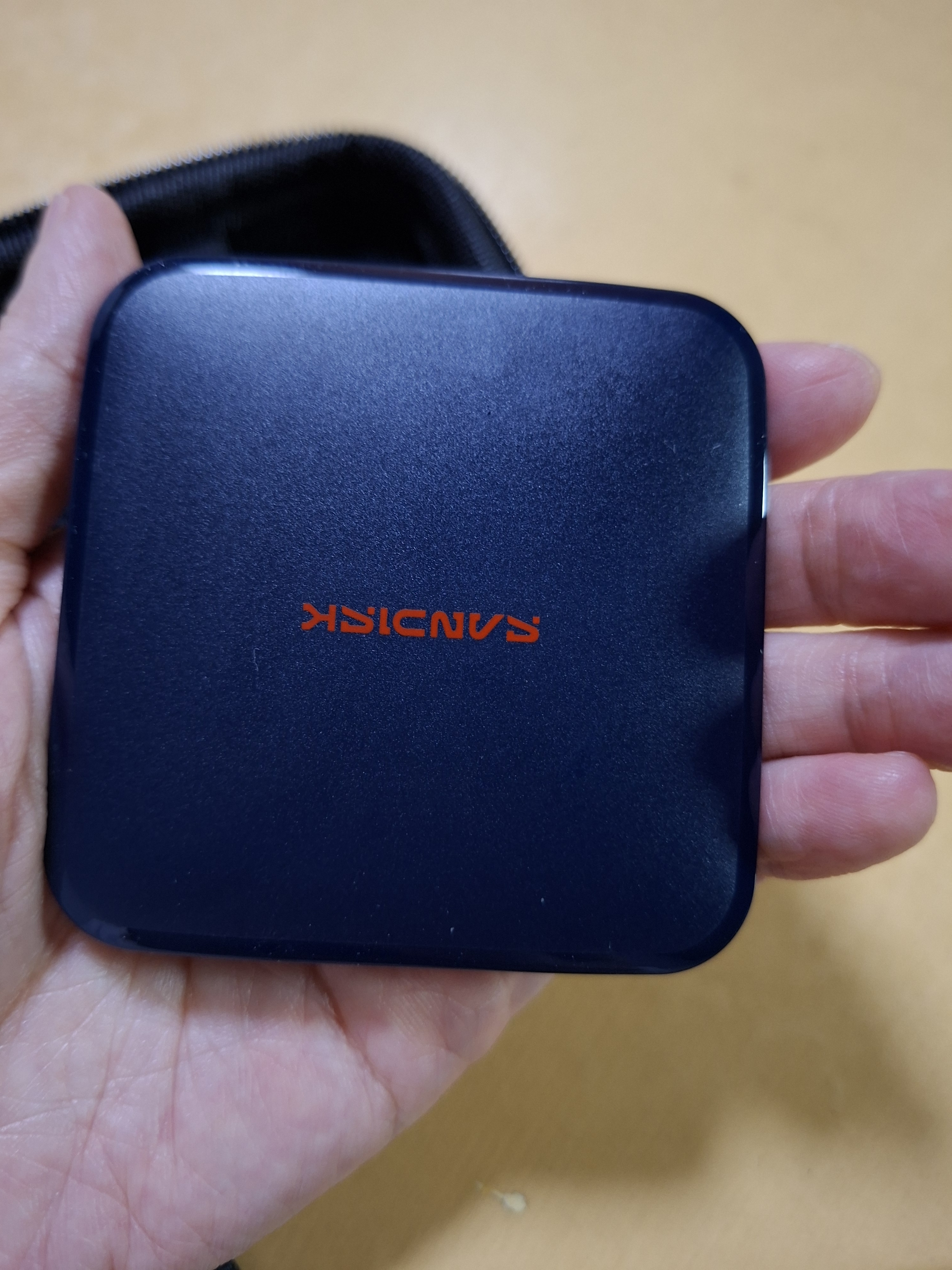 Sandisk闪迪ELE 1TB 移动固态硬盘（PSSD）新元素 type-c接口 小巧便携手机直连笔记本电脑两用外接 办公存储 实拍图