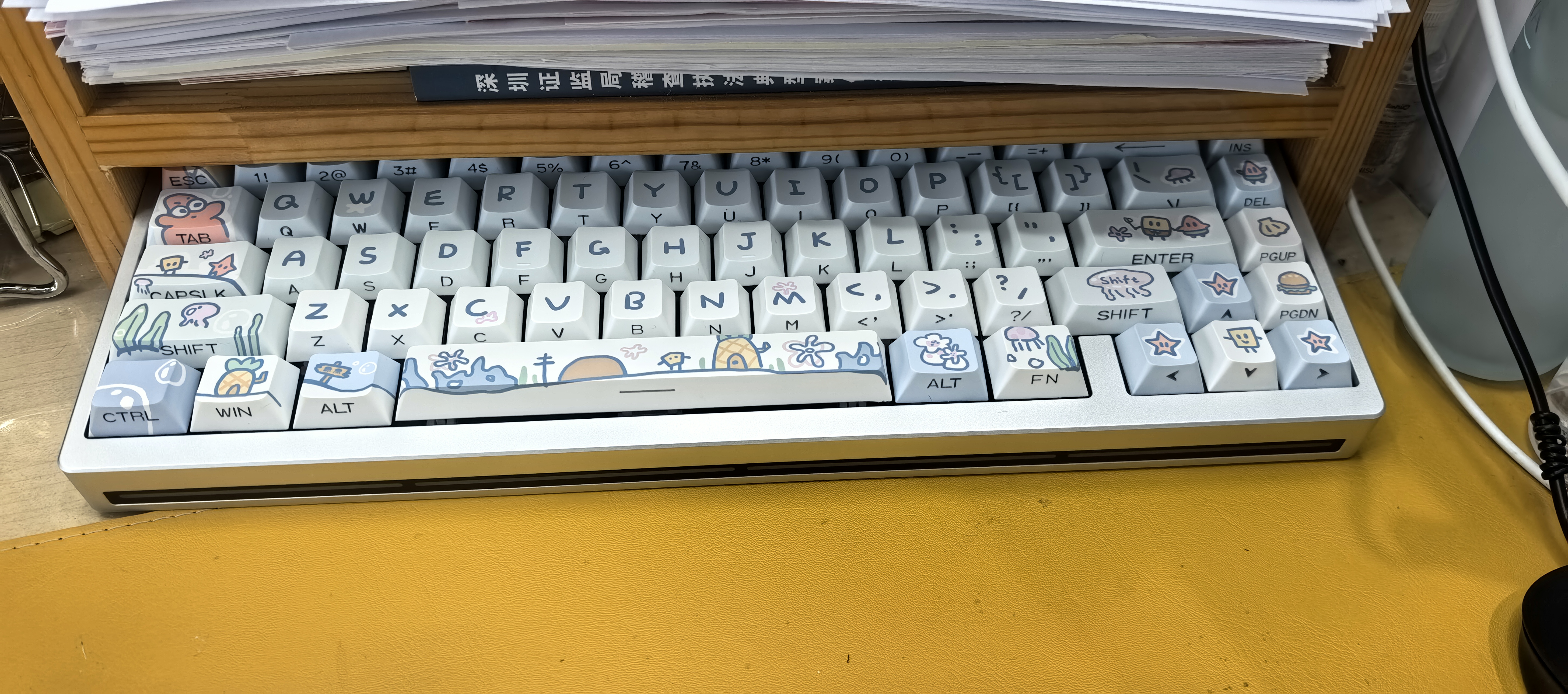 维咖（weikav）NUT65客制化机械键盘三模金属铝坨坨套件 热升华主题键帽 蓝牙无线有线 碰珠快拆结构全键热插拔 流光银-阳极-套件 实拍图