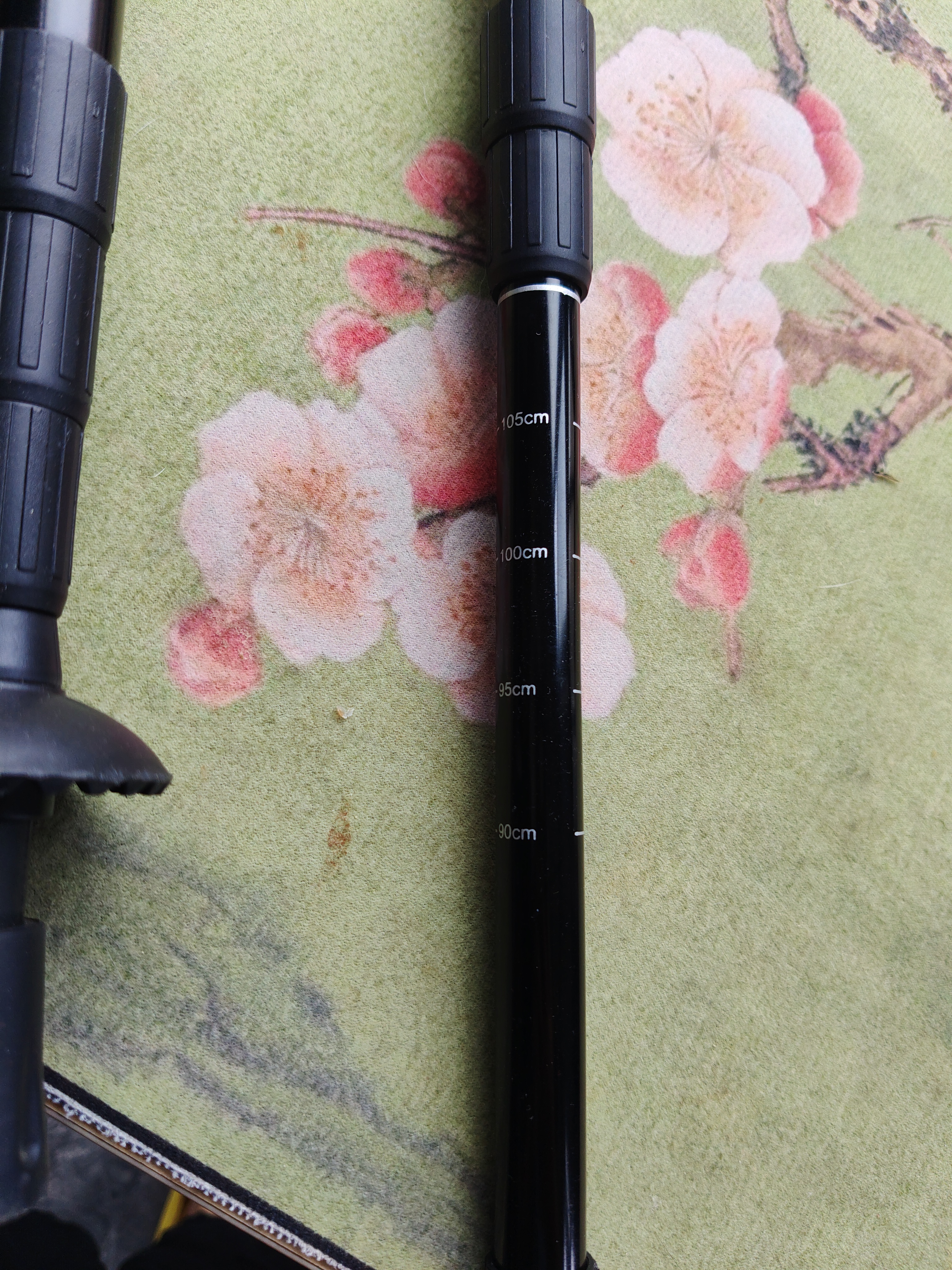 神火（SupFire）户外防身登山杖铝合金型老人超轻便防滑拐棍徒步健走爬山装备手杖 实拍图