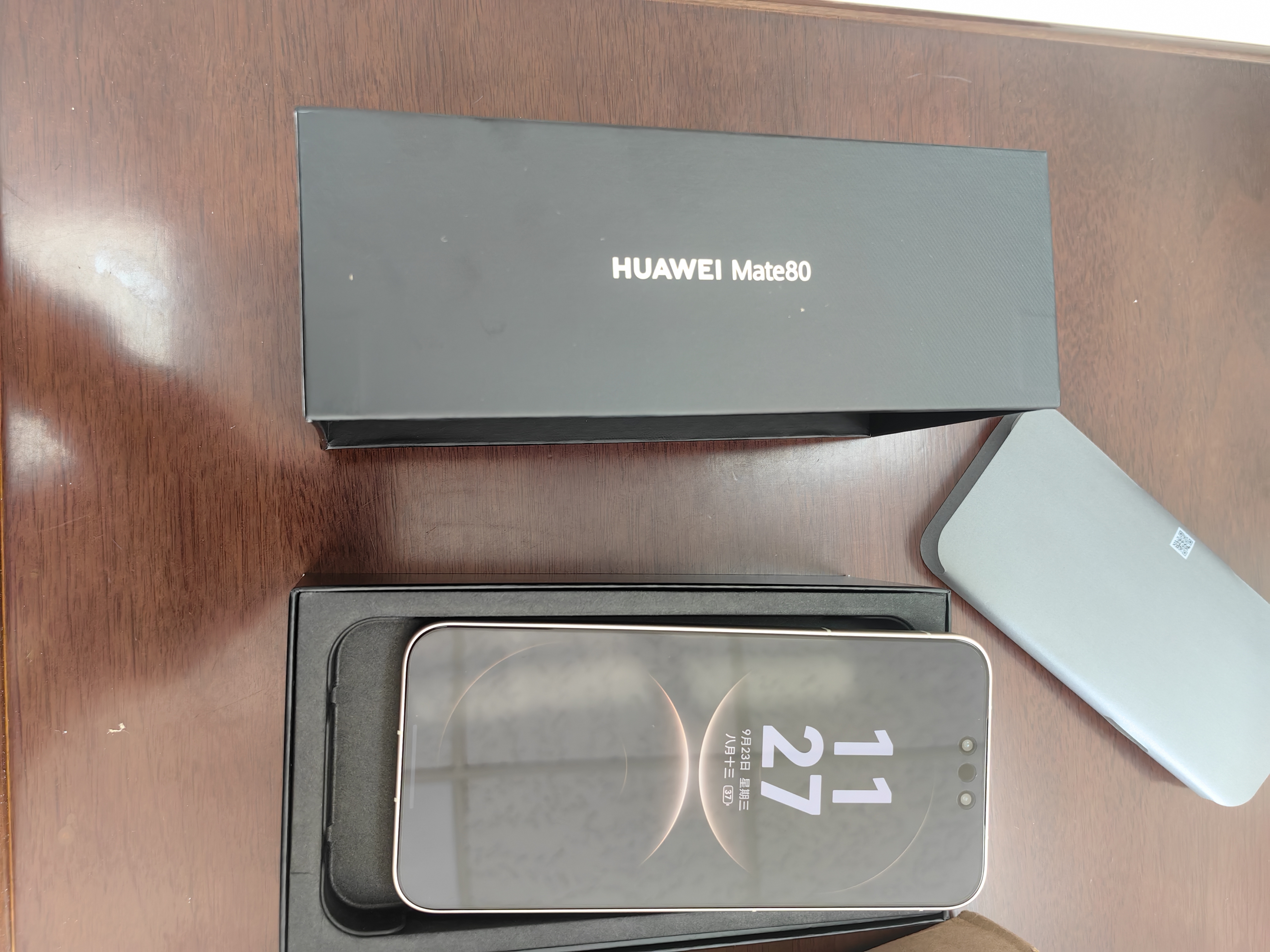 HUAWEI Mate 80 麒麟9020 第二代红枫影像 鸿蒙AI 超可靠玄武架构 华为直屏智能手机 晨曦金 16GB+512GB 实拍图