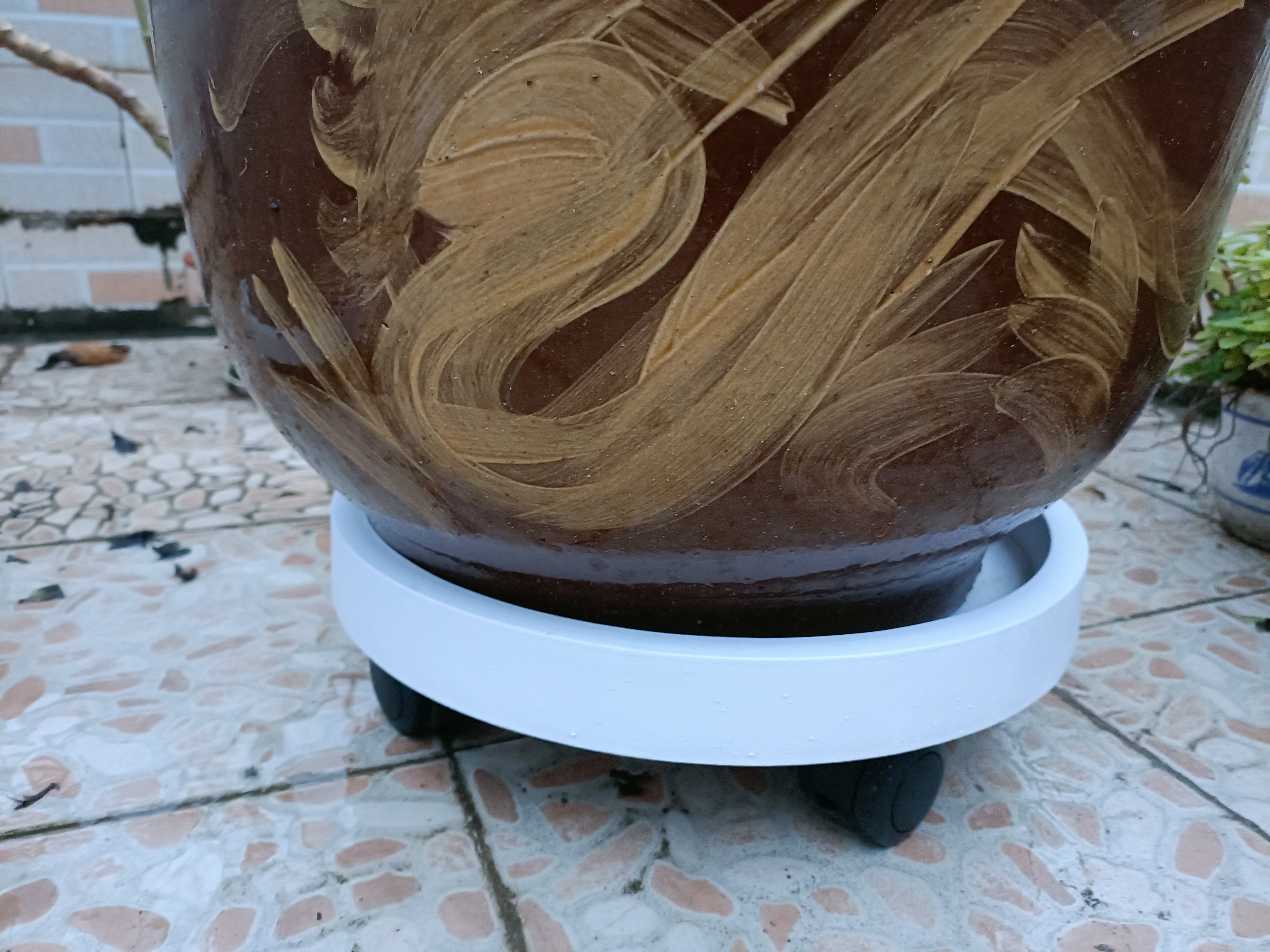 生长魔励移动花盆托盘万向轮加厚花盆带轮花盘底托接水盆滚轮滑轮底座圆形 钢化轮托360白-内径32.4cm 实拍图