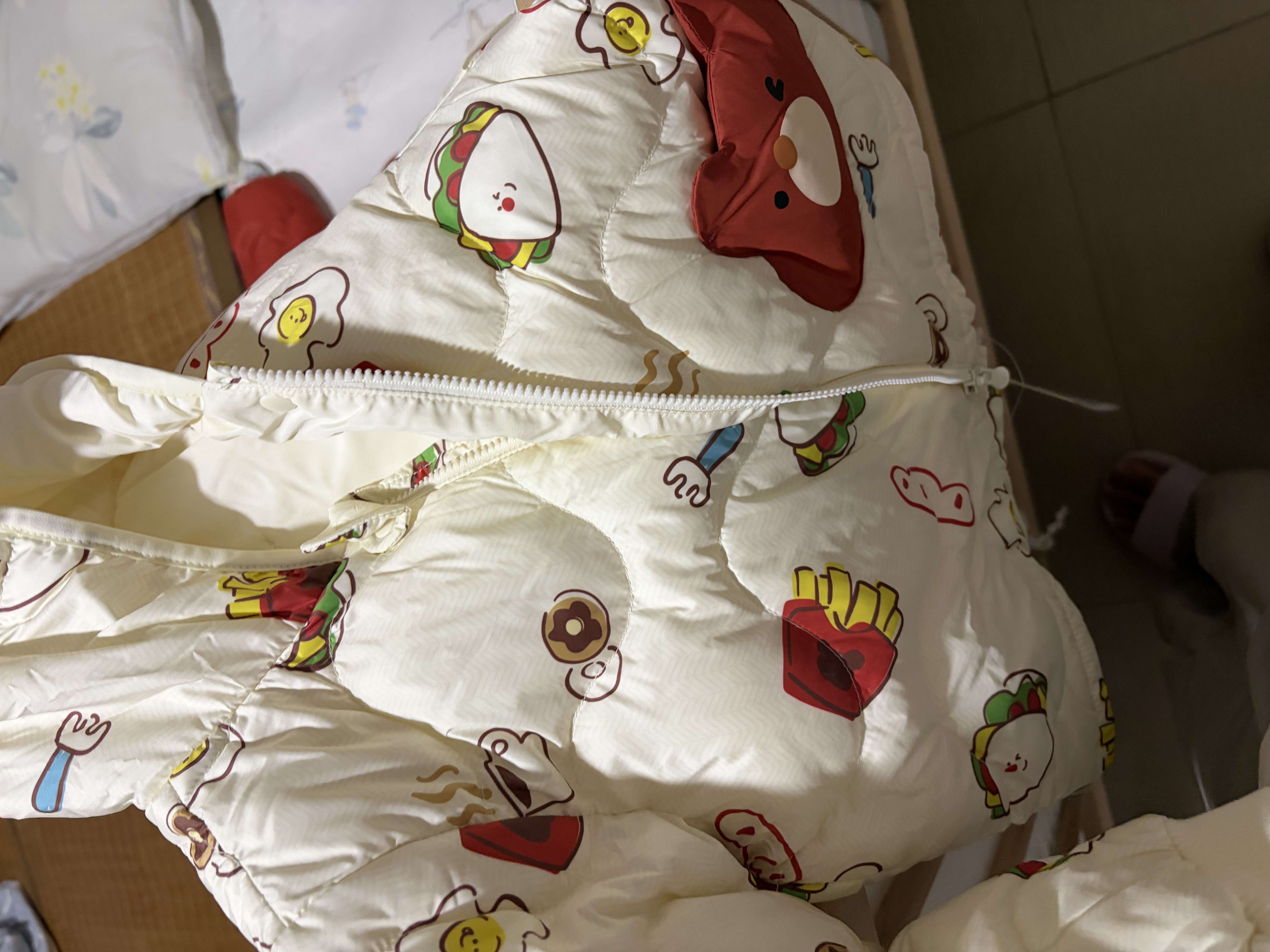 巴拉巴拉童装宝宝羽绒服秋冬季婴儿轻薄儿童外套上衣造型萌趣男童女童反季 白红小熊薯条00366-白鸭绒 -208425107204 90 cm 实拍图