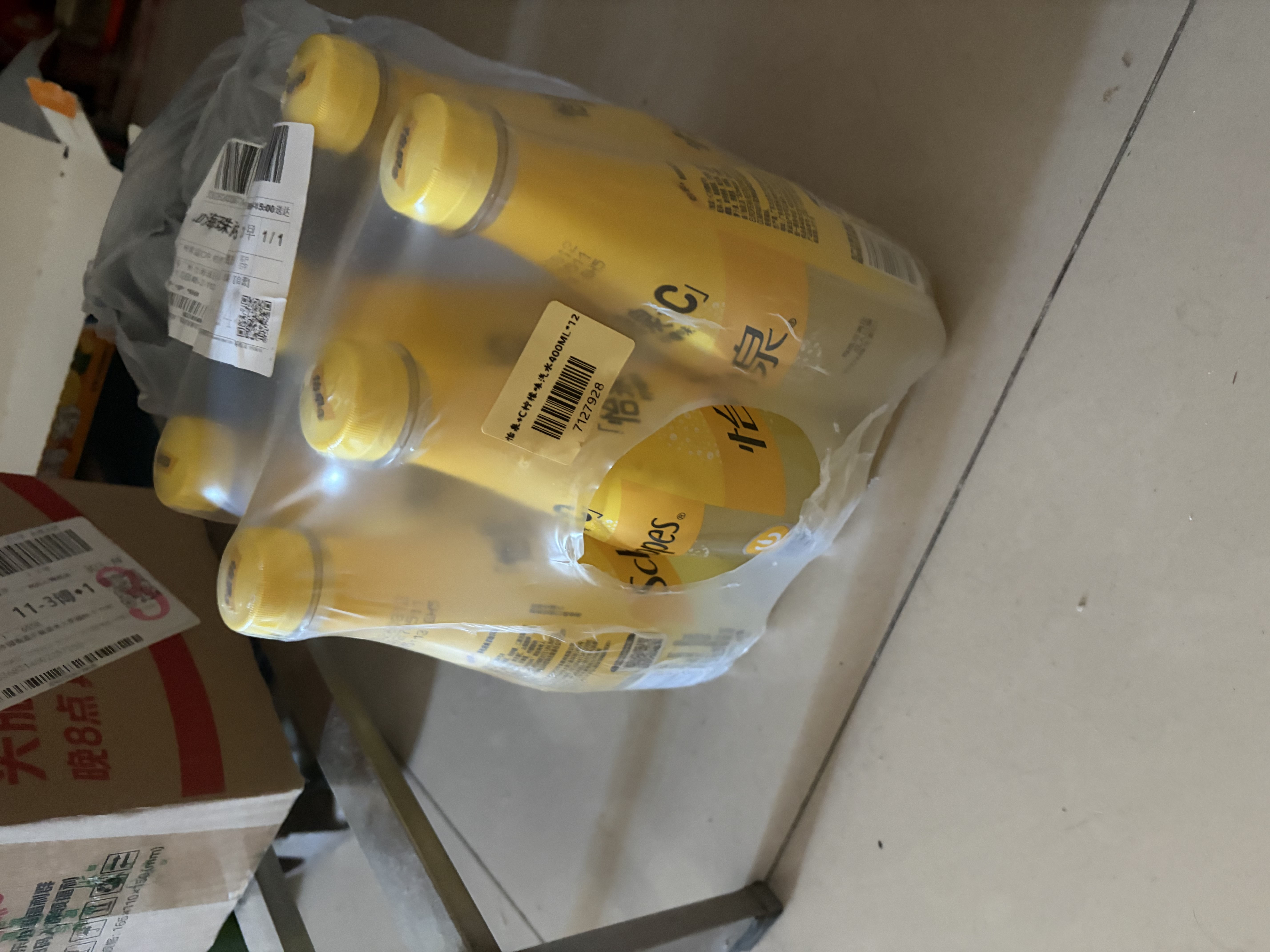 可口可乐（Coca-Cola）怡泉 +C 柠檬味 含维C汽水饮料 400ml*12瓶 实拍图