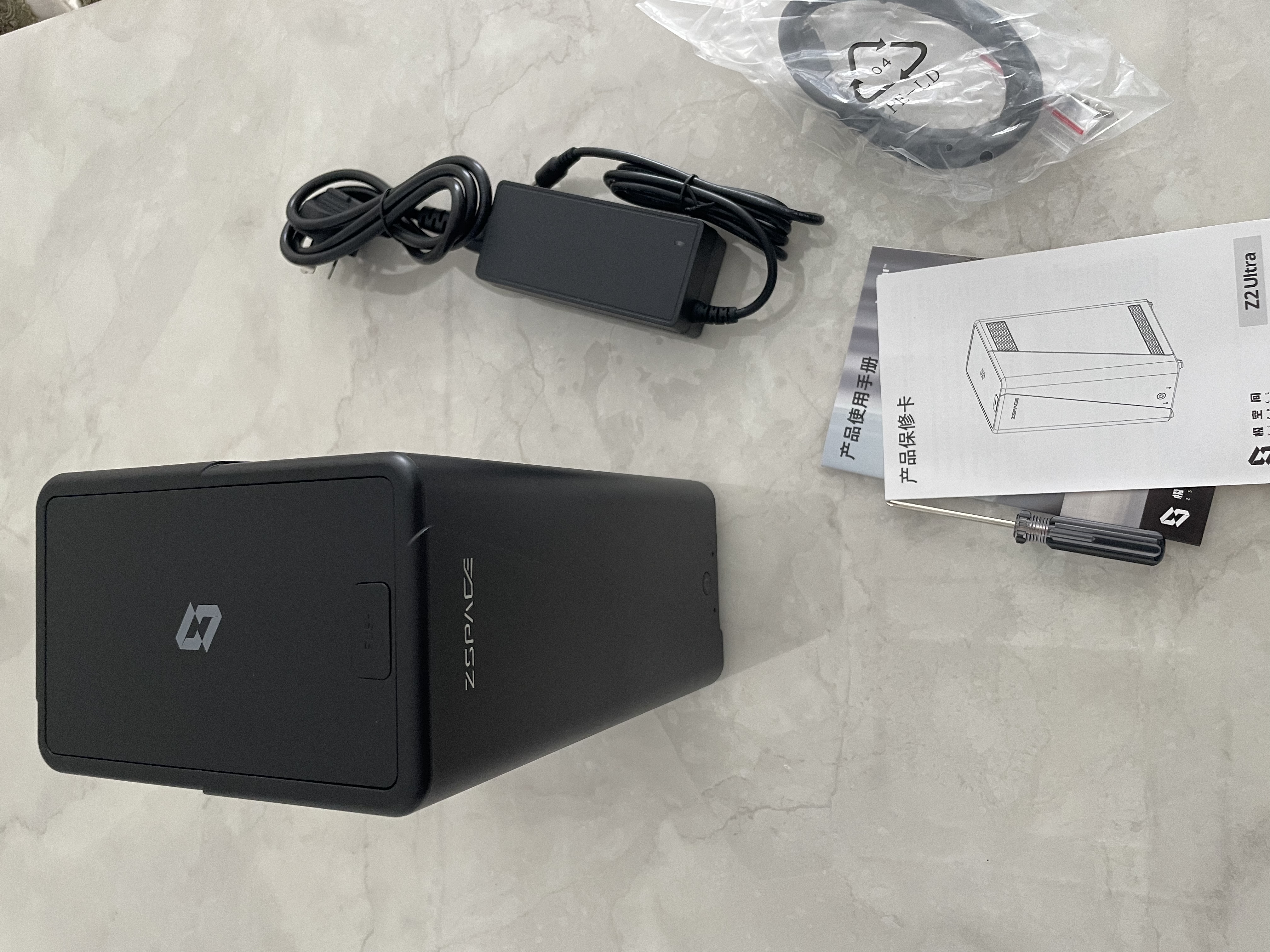 极空间私有云Z2 Ultra 4核8G内存双盘位AI NAS家庭网络存储 2.5G网口双M.2扩展 虚拟机Docker高阶拓展 实拍图