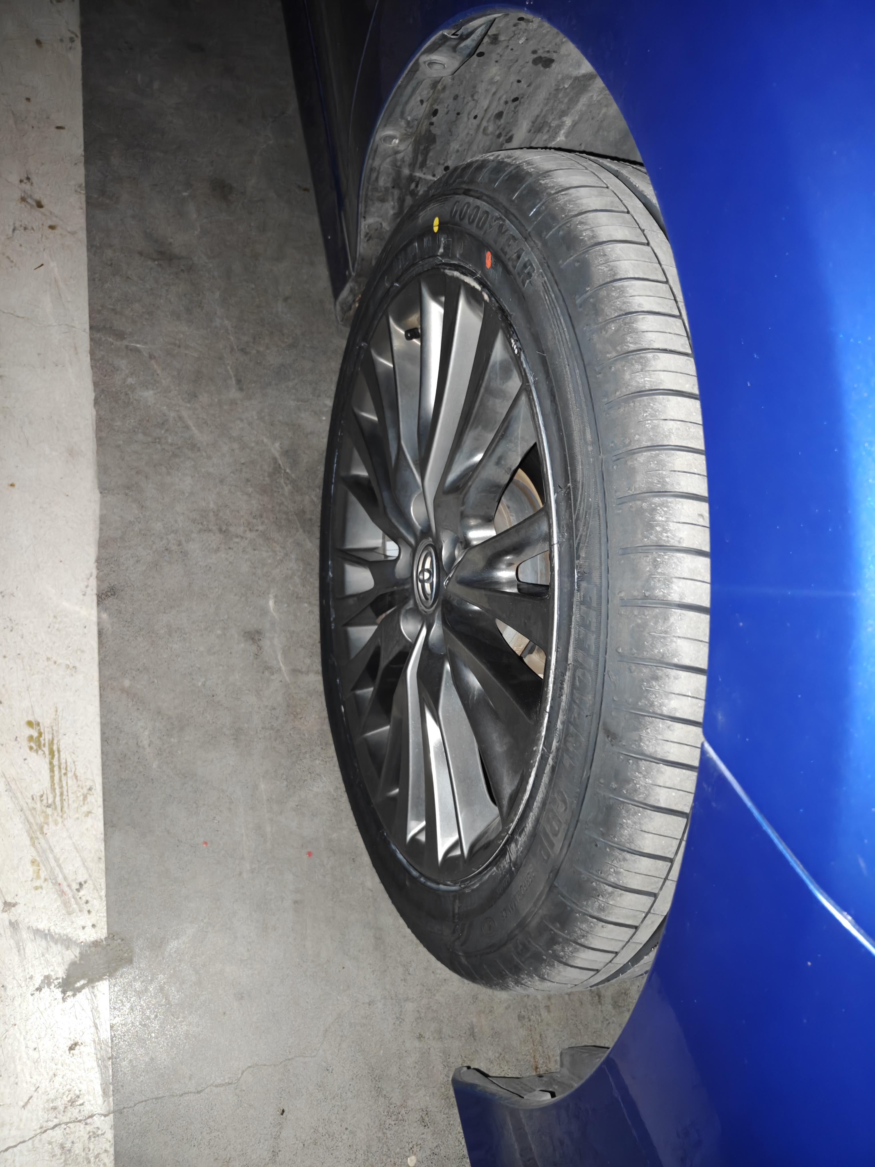 固特异（Goodyear）汽车轮胎 235/45R18 94V EGP 御乘二代 原配标致 帕萨特 IA5 BEV  实拍图
