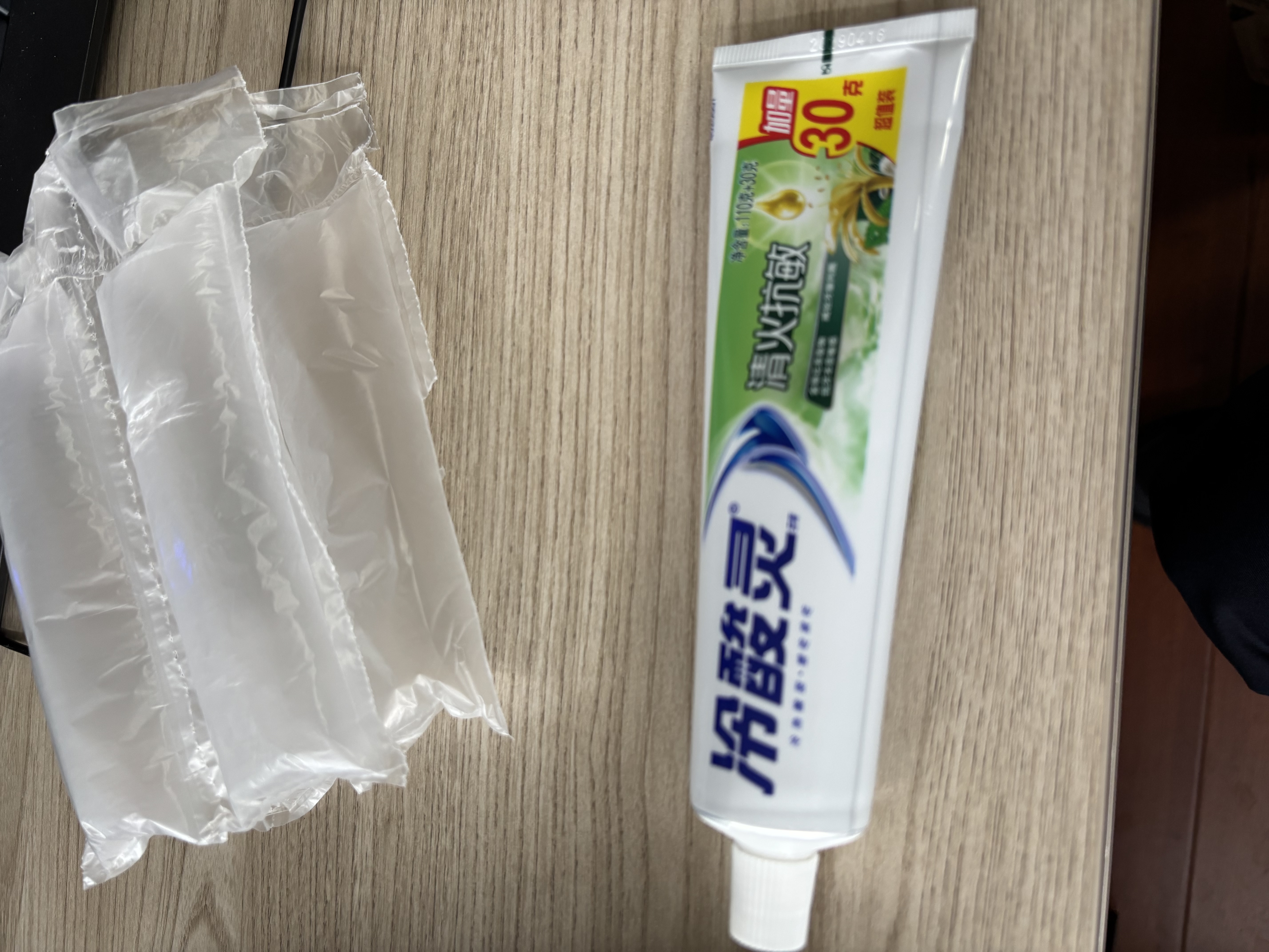 冷酸灵草本抗敏牙膏富含金银花成分减轻牙龈问题140g【吴磊同款】 实拍图