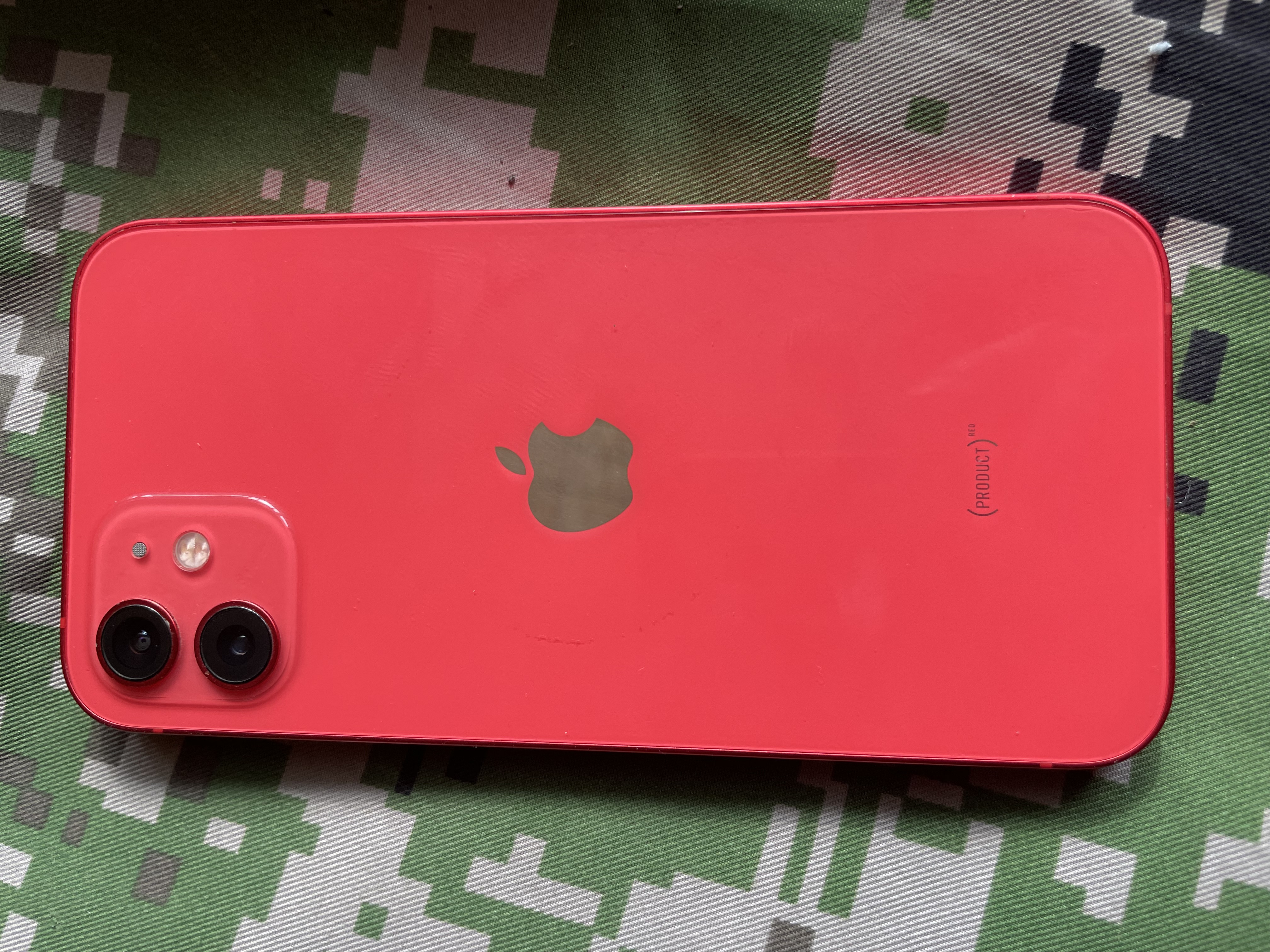 Apple 苹果 iPhone 12  二手手机国行全网通 5G 学生机 国行补贴 红色 256G 实拍图