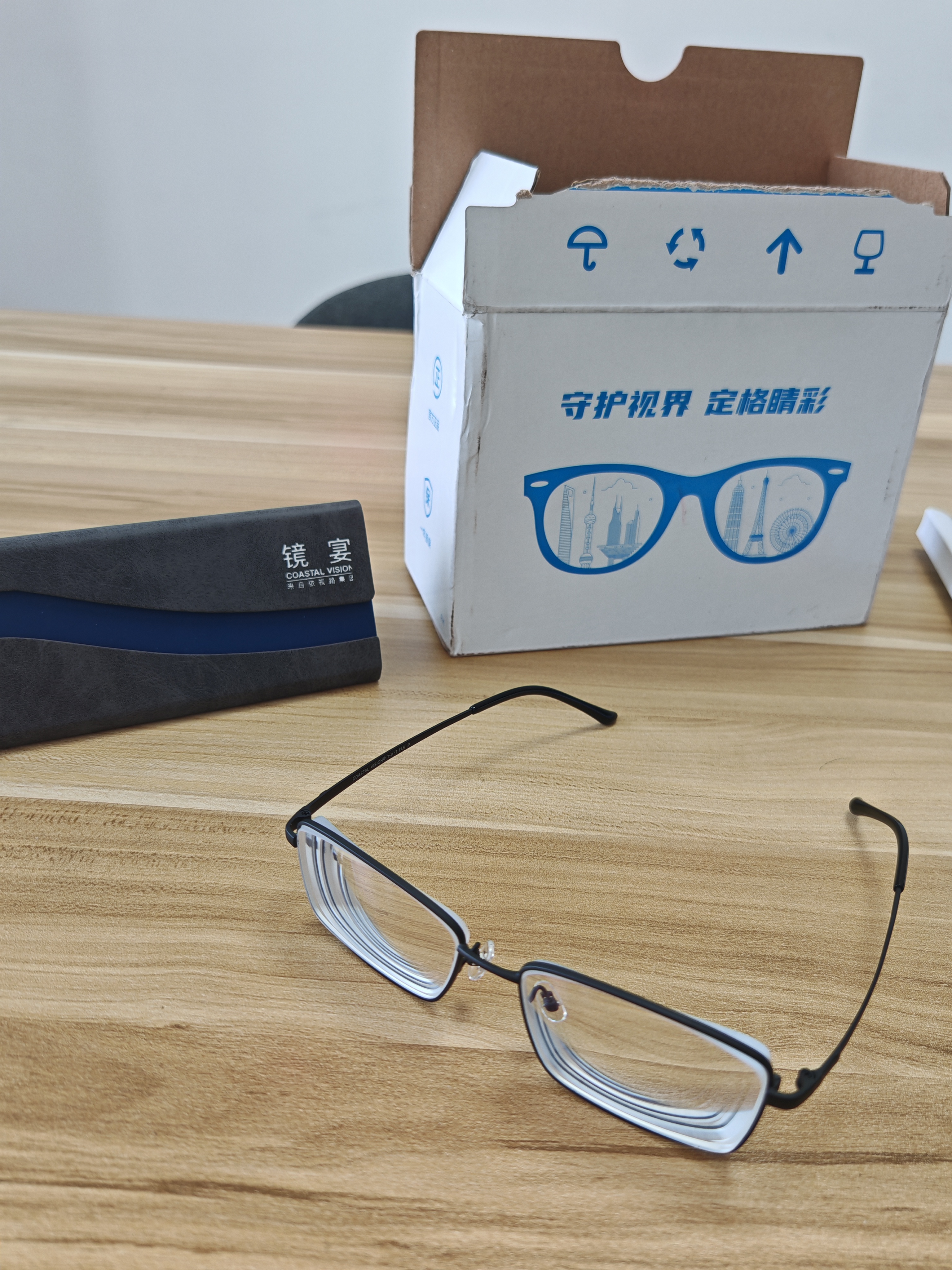 依视路（ESSILOR） 钻晶系列高清耐磨防蓝光近视超薄镜片专业配度数眼镜架男女镜框 钛+金属-全框-4004BK-黑色 镜框+依视路膜岩高清1.67现片 实拍图