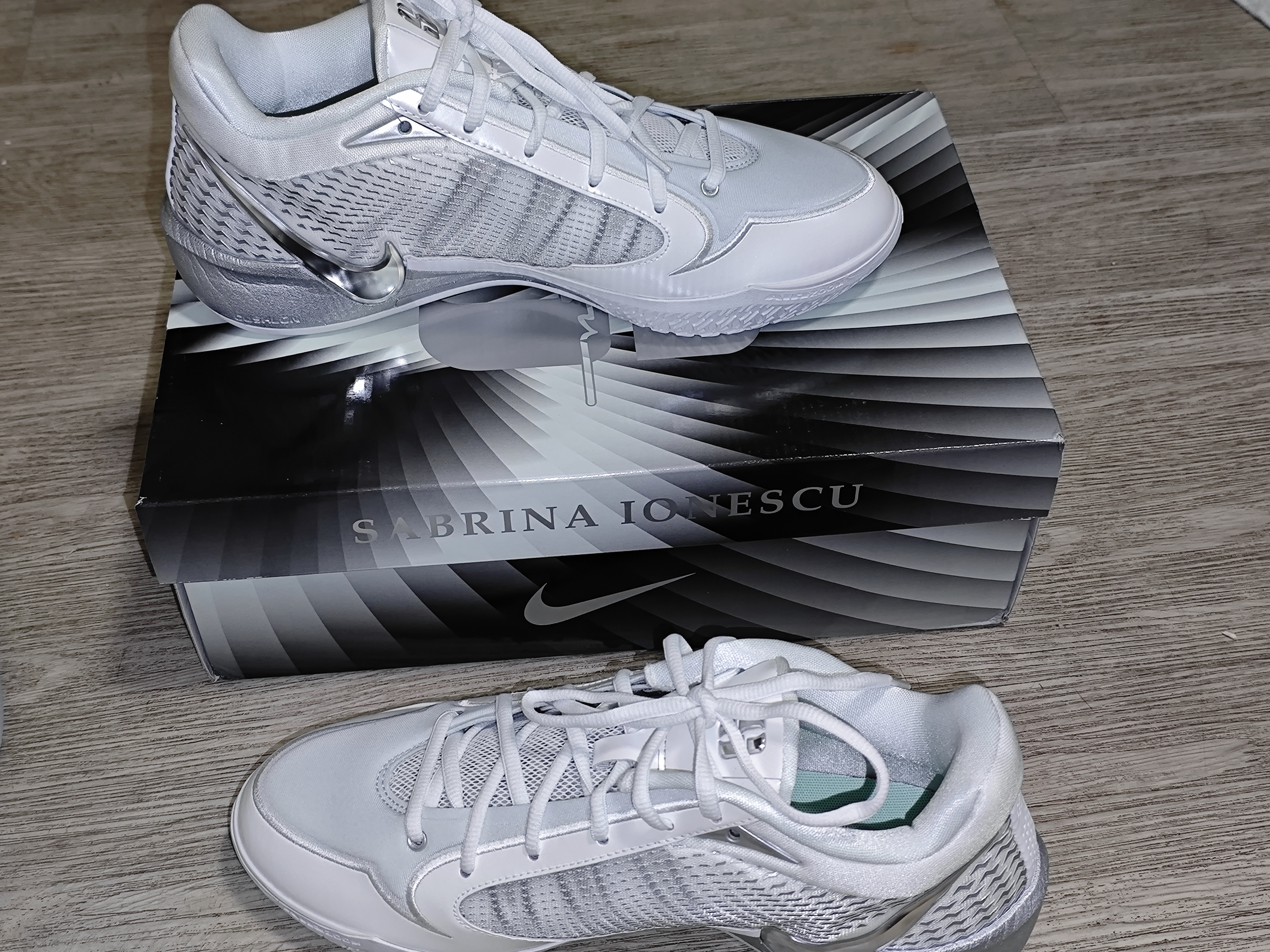 耐克（NIKE）2026年女子SABRINA 4 EP篮球鞋 II0403-101 42 实拍图