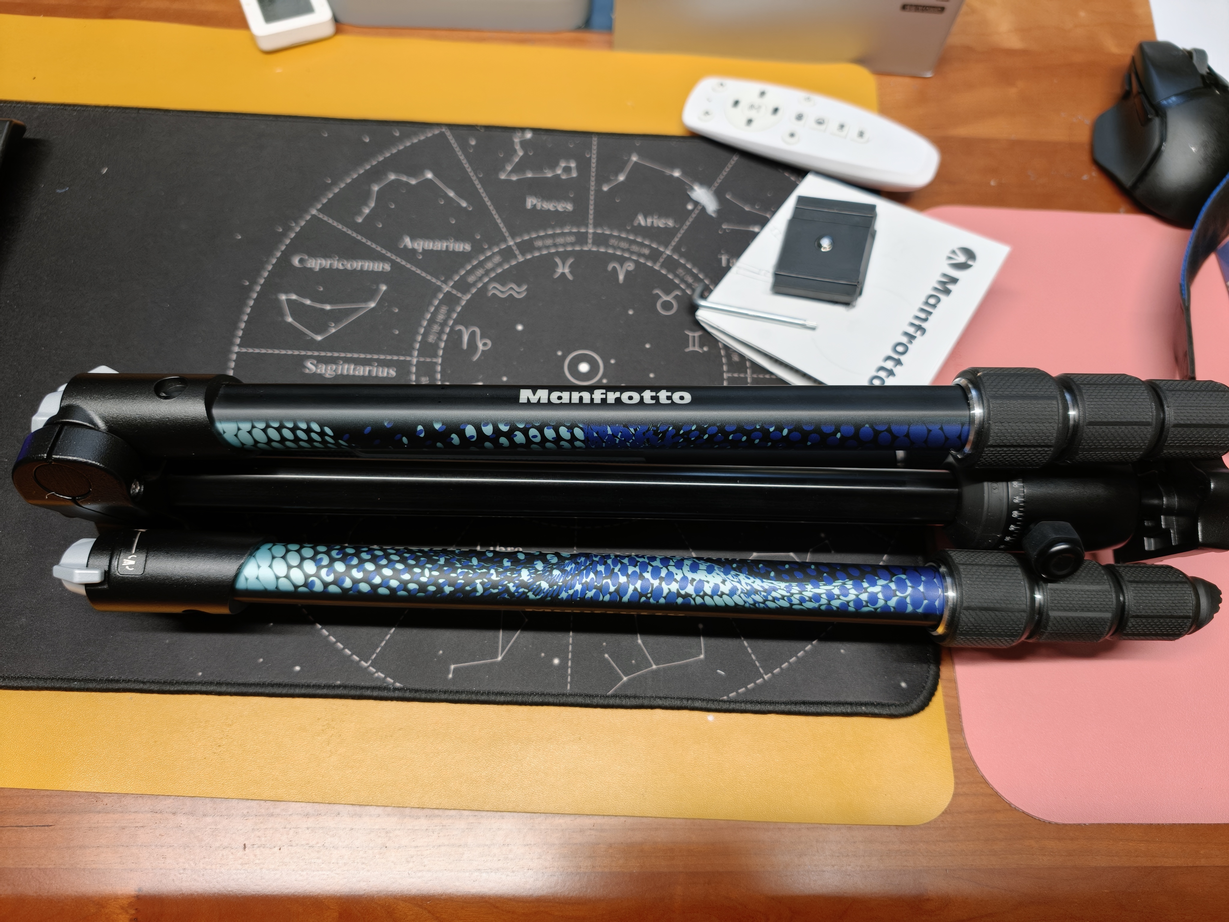 曼富图（Manfrotto）Element MII 反折式大号铝合金单反微单球型云台摄影摄像旅行三脚架（蓝色）MKELMII4BL-BH 实拍图