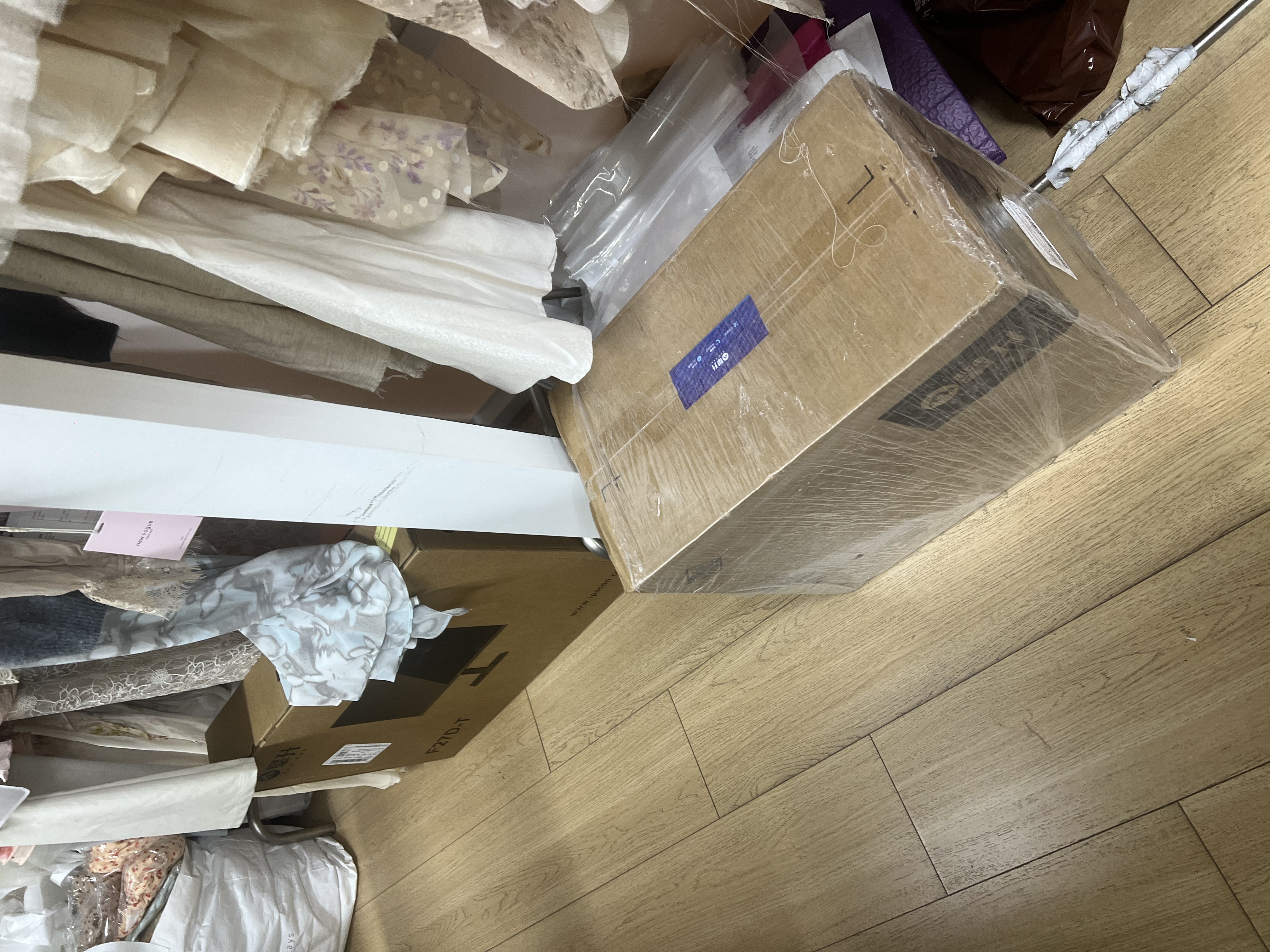攀升 27英寸 IPS屏 100Hz刷新率 直面窄边框 滤蓝光 游戏电竞液晶显示器（VGA+HDMI） 实拍图