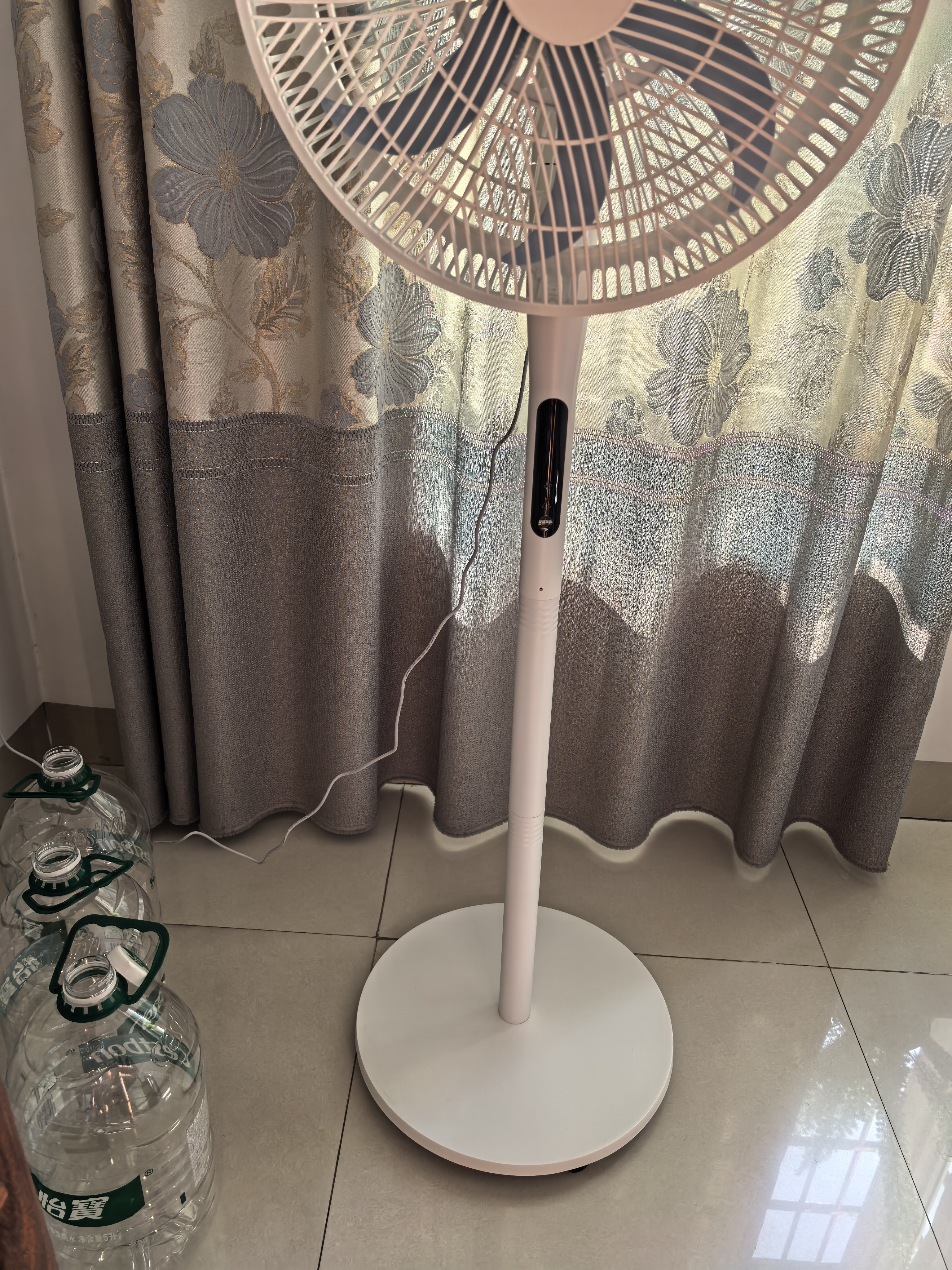 美的（Midea）【闪拆系列】语音变频直流电风扇落地扇立式家用节能一级能效卧室大风力空气循环风扇 SDJ35MBH 实拍图
