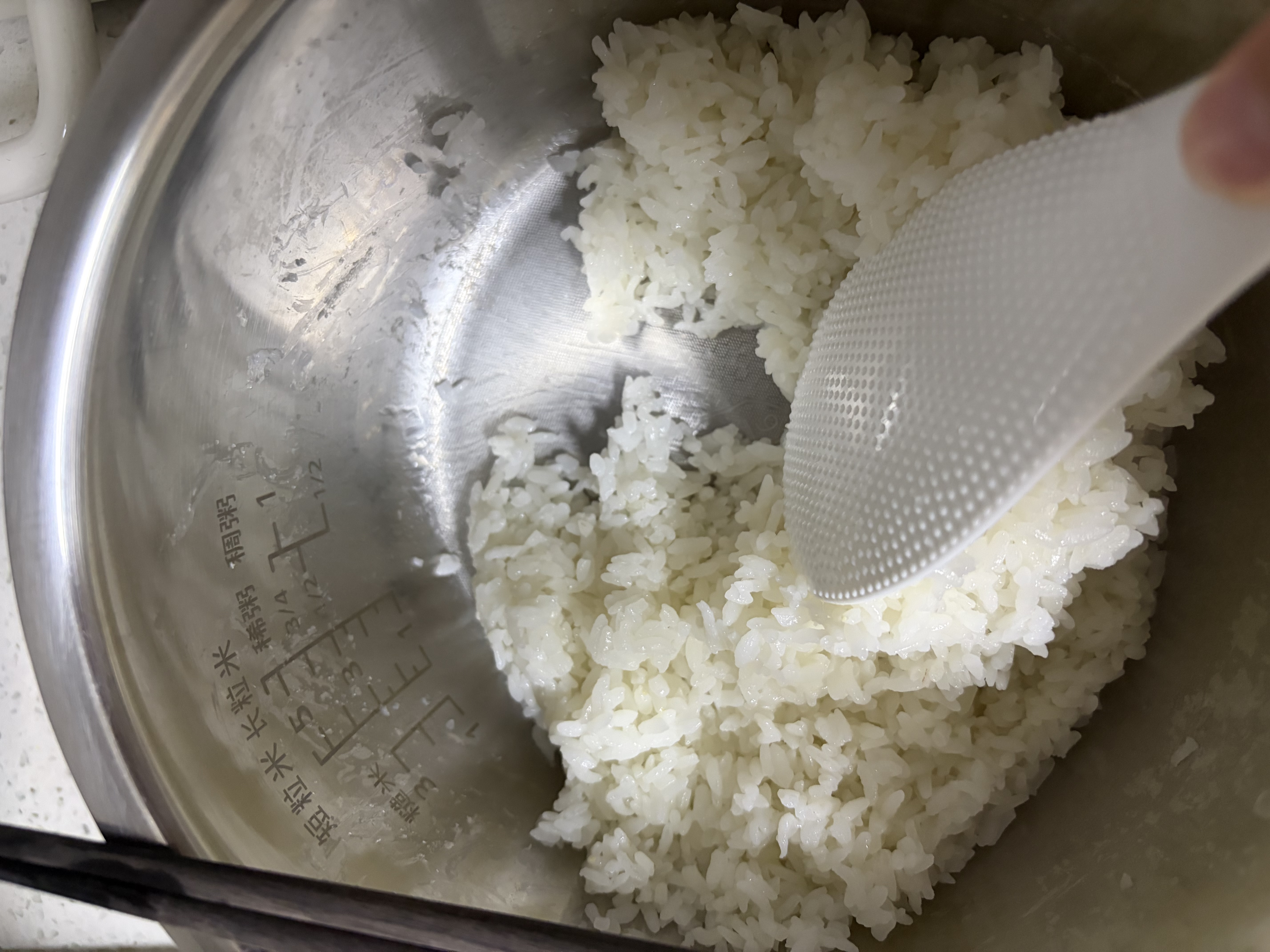 松下（Panasonic）【国家补贴】饭光光2.0电饭煲0涂层内胆不粘锅IH加热家用2.9L不锈钢无涂层电饭锅3-4人SR-HNS102-W 实拍图
