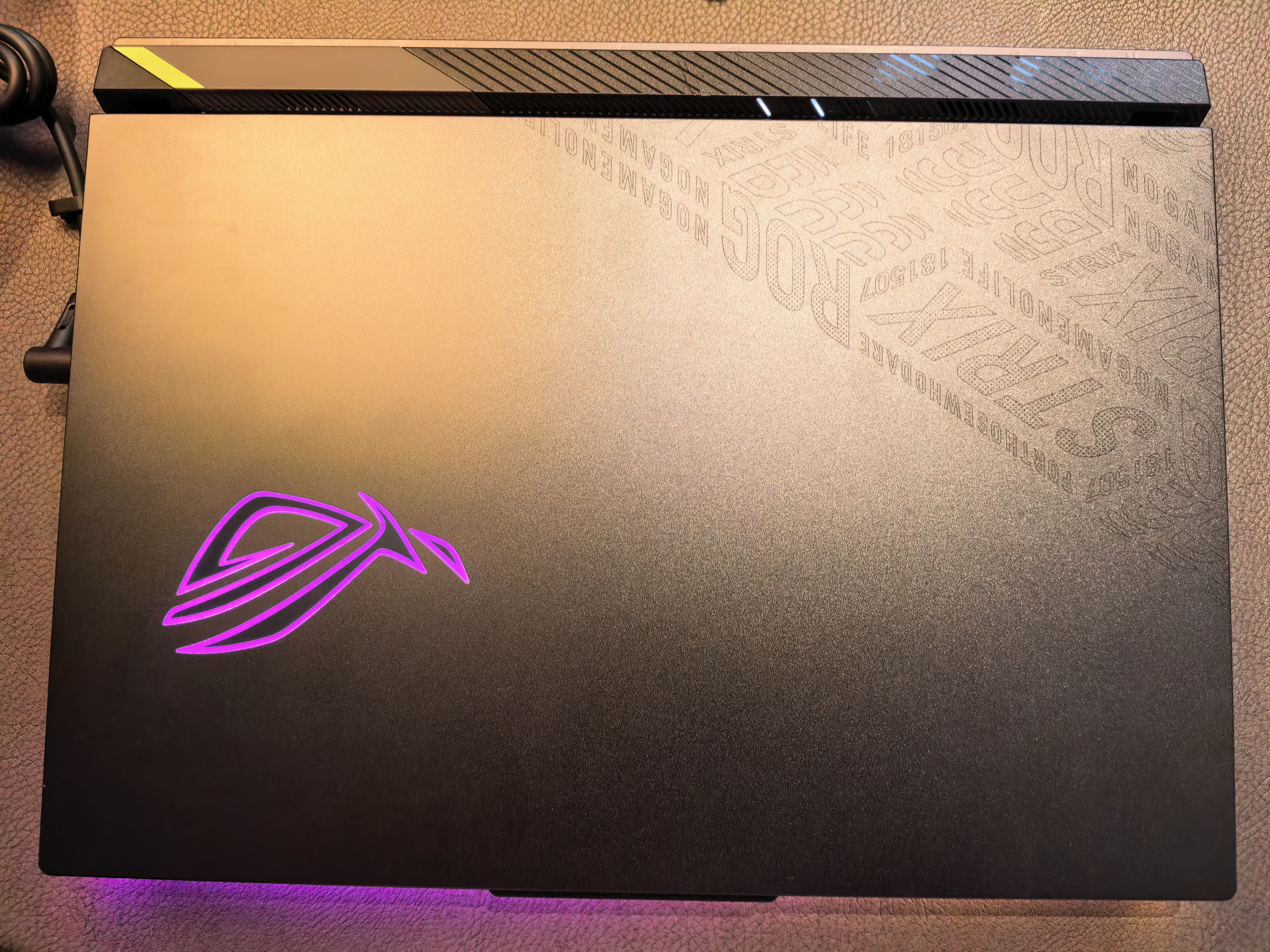 ROG魔霸10 锐龙9 16英寸游戏本笔记本电脑(R9 9955HX 16G 1T RTX5070 2.5K 300Hz) 实拍图