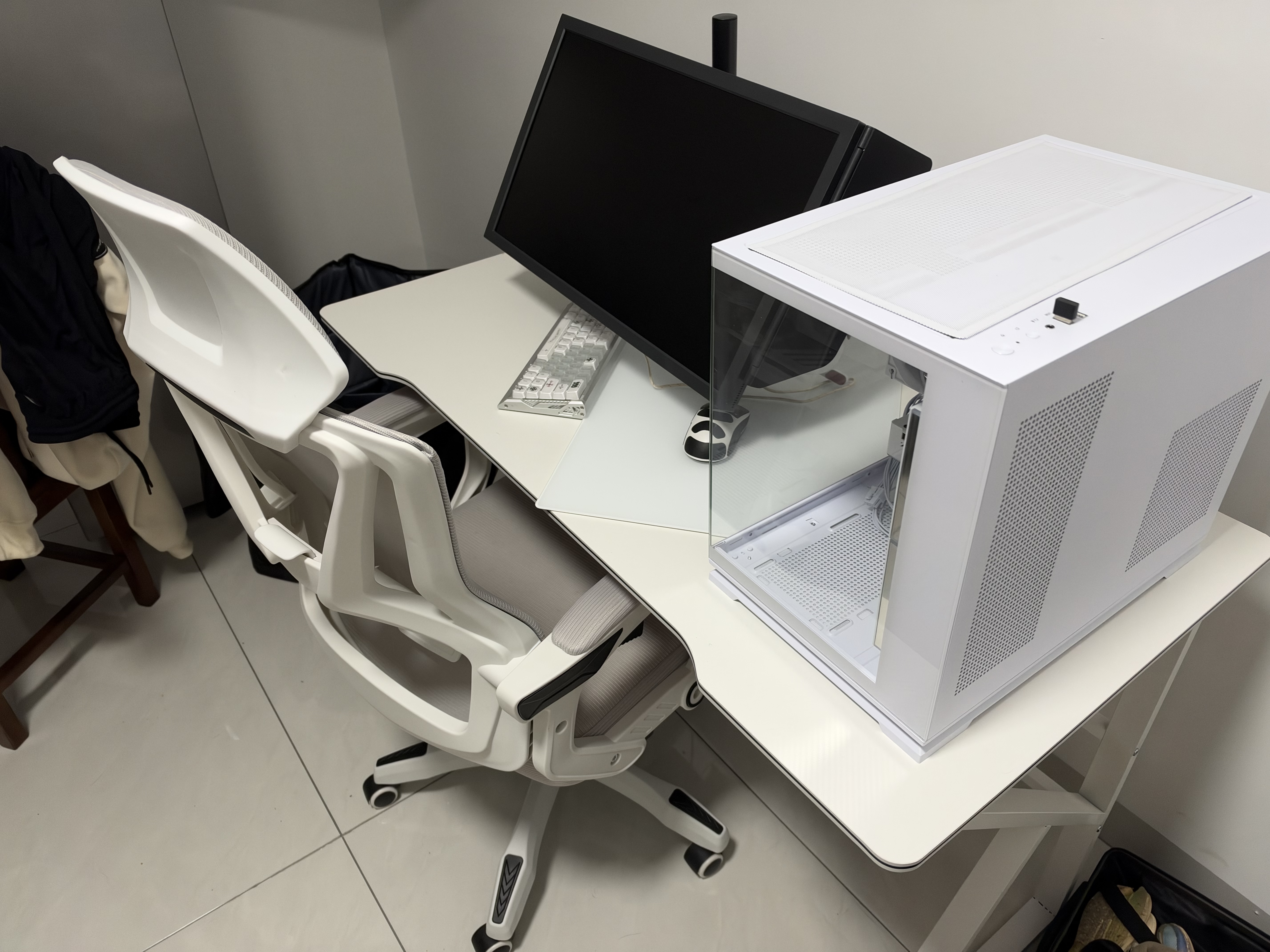 朵帝斯电脑桌台式家用碳纤维电竞桌工作台简易办公桌子卧室学生学习书桌 【桌椅套装】白乳胶工学椅-120*60白桌 实拍图