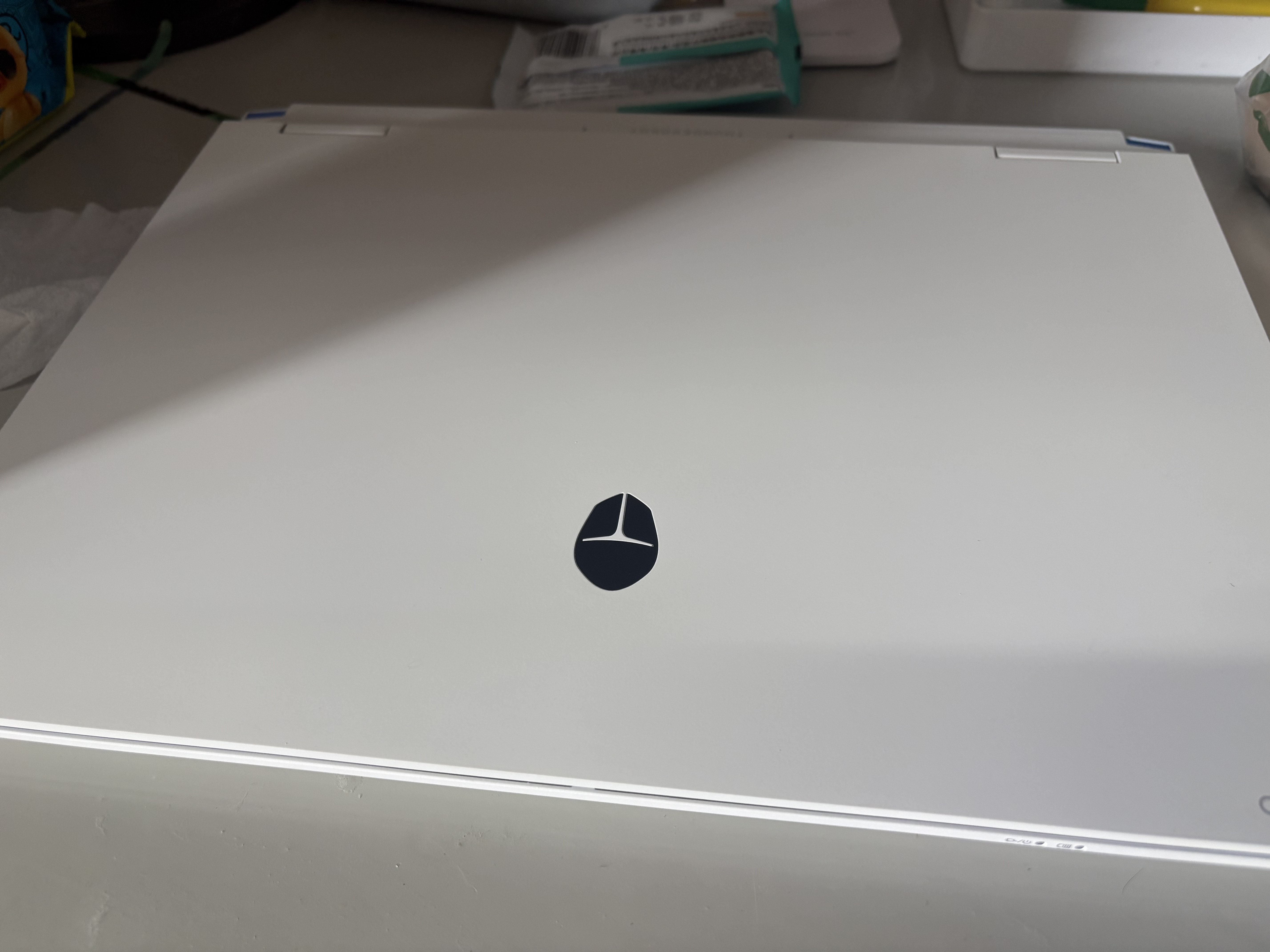 雷神ZEROAir 15“小轻龙”游戏笔记本电脑（英特尔酷睿Ultra 7 356H RTX5060 32G 1T OLED白）国家补贴 实拍图