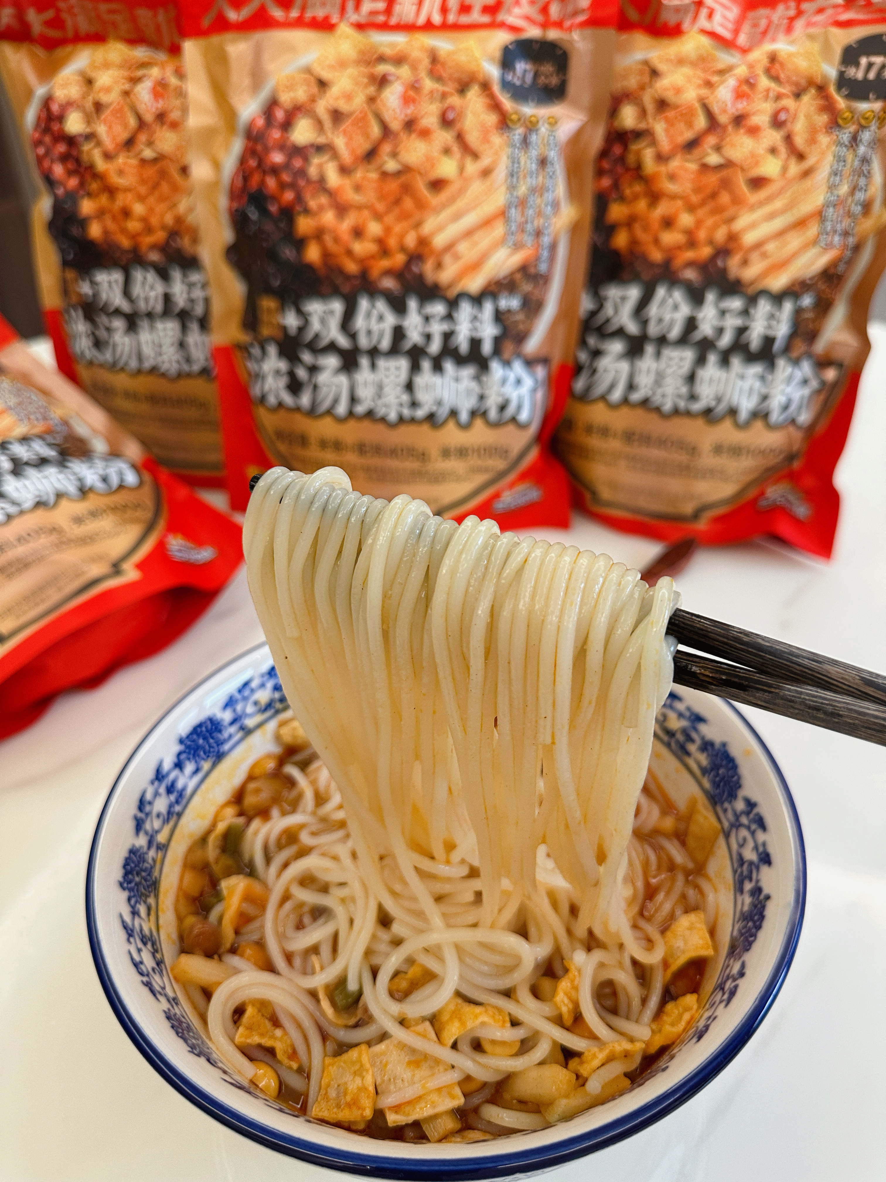 三只松鼠超大腕螺蛳粉405g*5袋 米粉米线柳州特产夜宵方便速食零食酸辣 实拍图