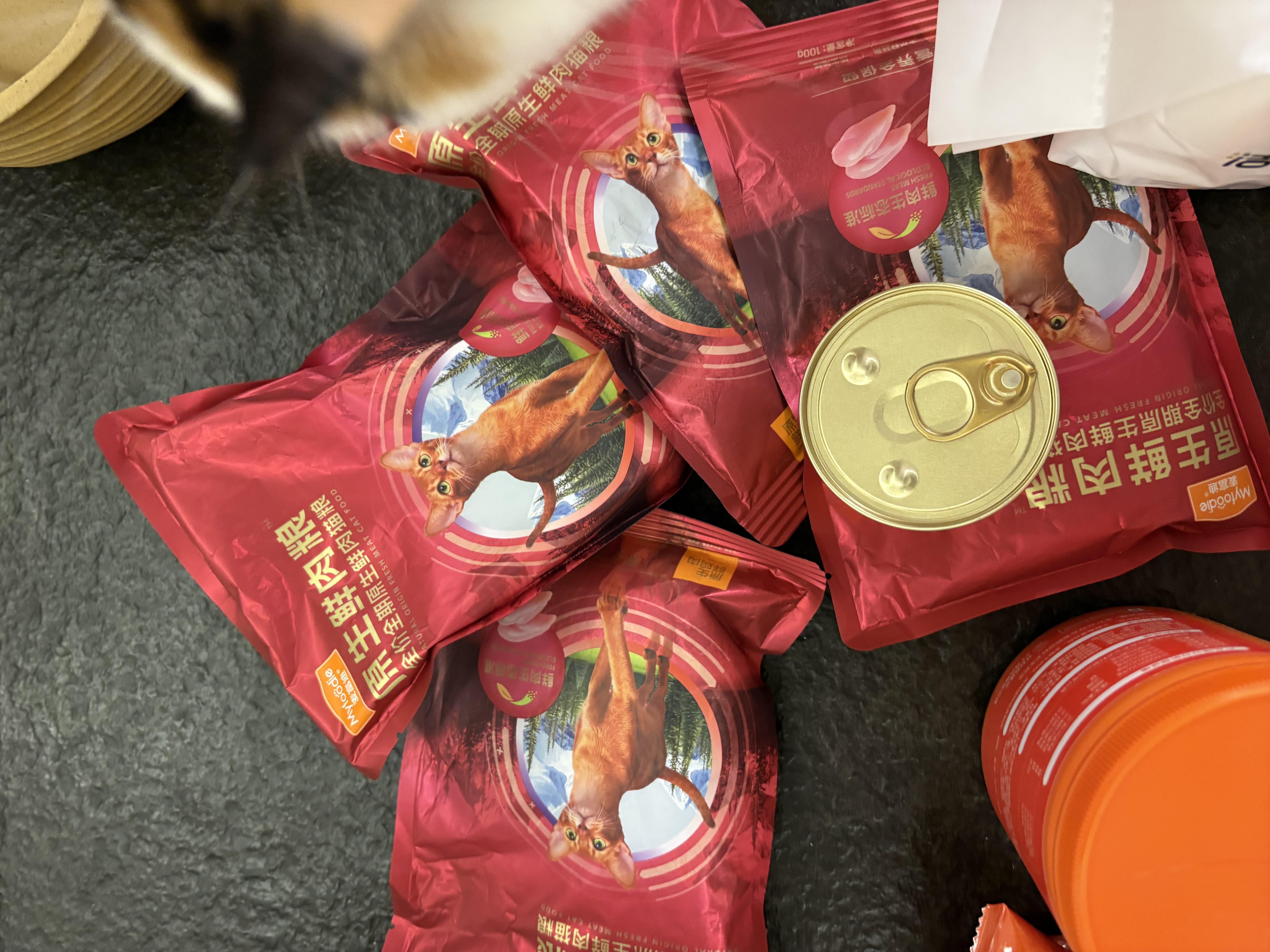 麦富迪猫罐头 成幼猫通用宠物猫零食湿粮三种肉小金罐大肉块鸡肉鲜虾85g 实拍图