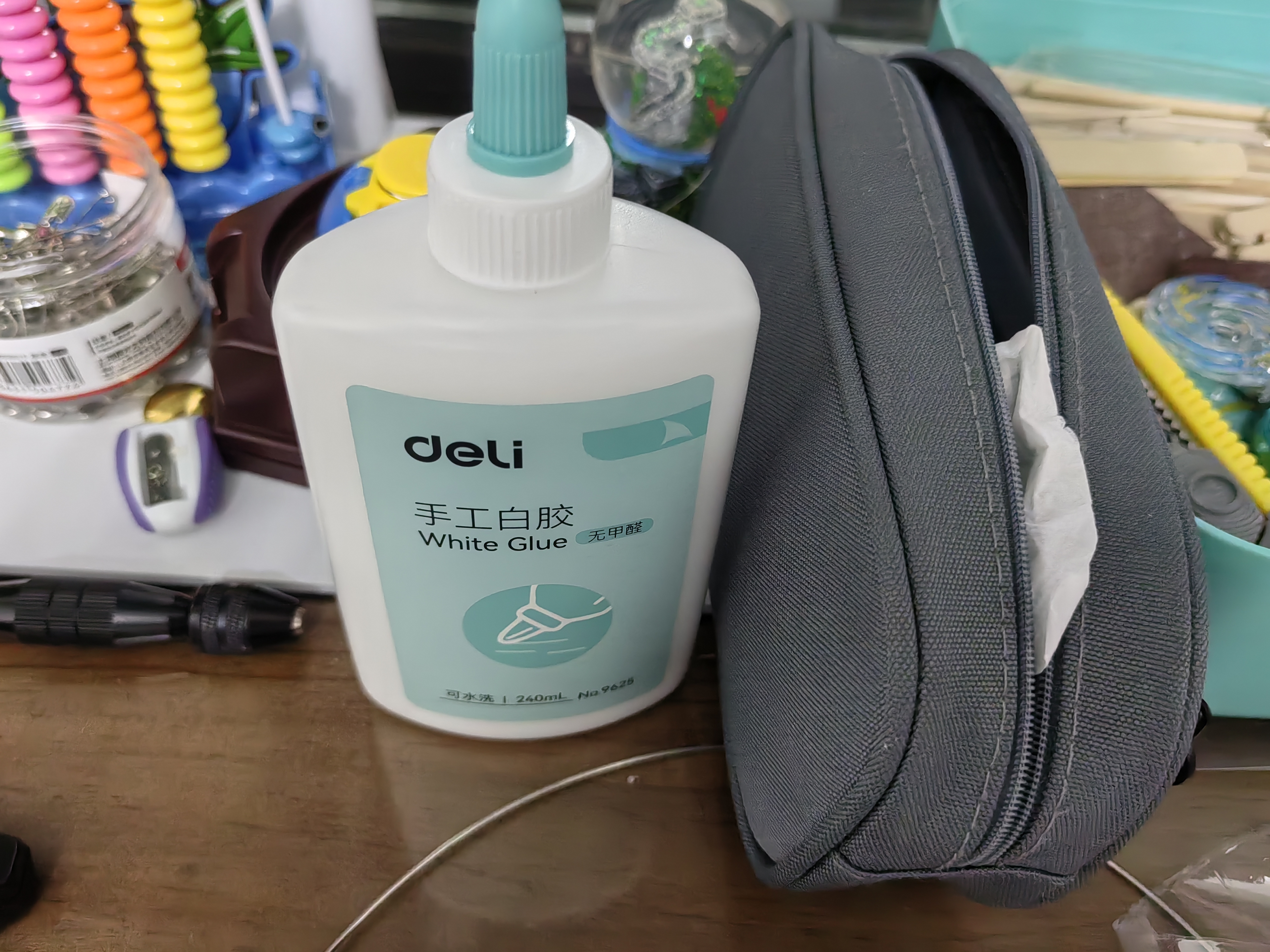 得力（deli）240ml手工白胶 环保无甲醛diy白乳胶 可水洗胶水 学生文具学习用品 单支装 9625 开学好物 实拍图