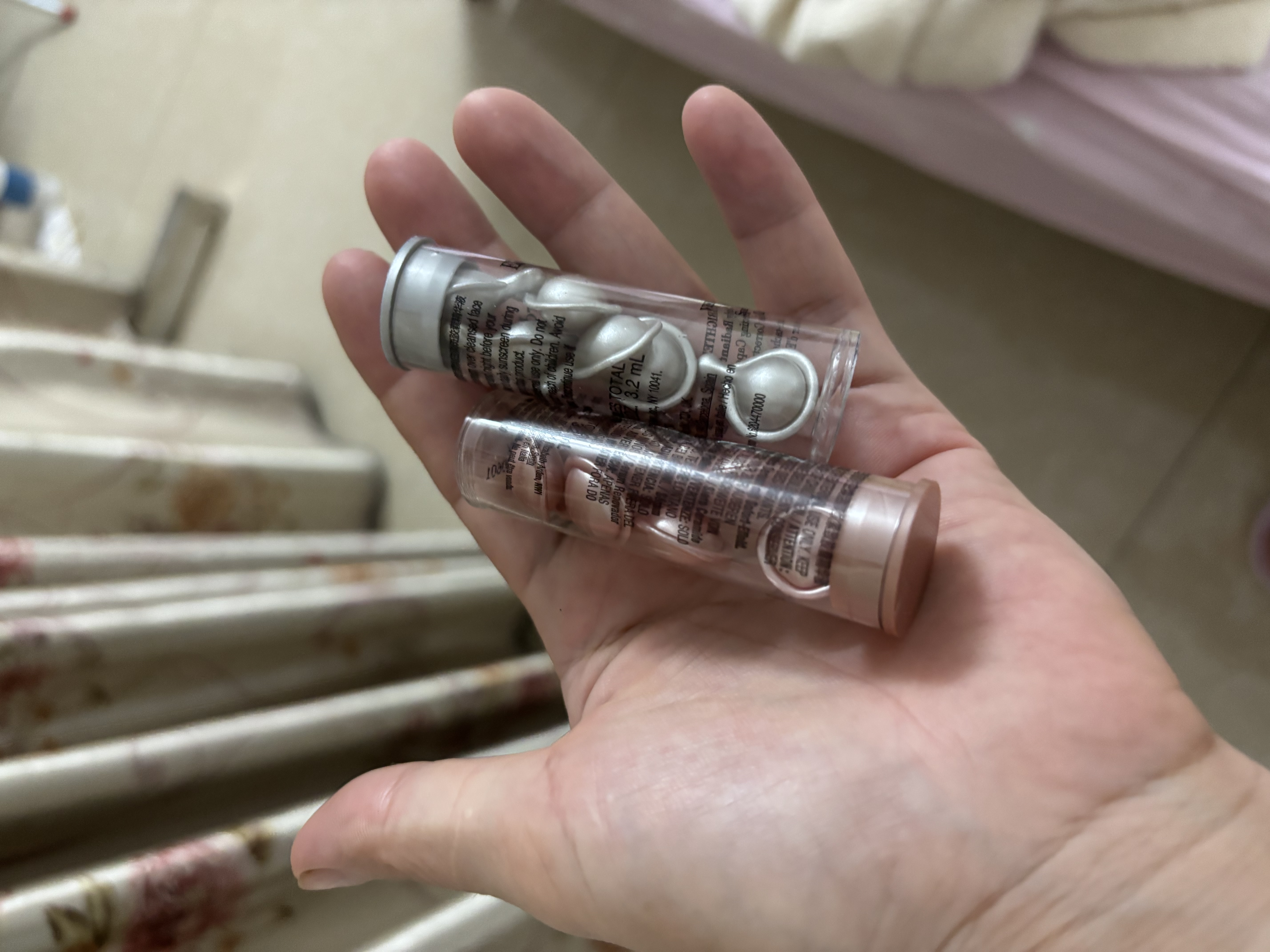 伊丽莎白雅顿眼胶7粒 实拍图