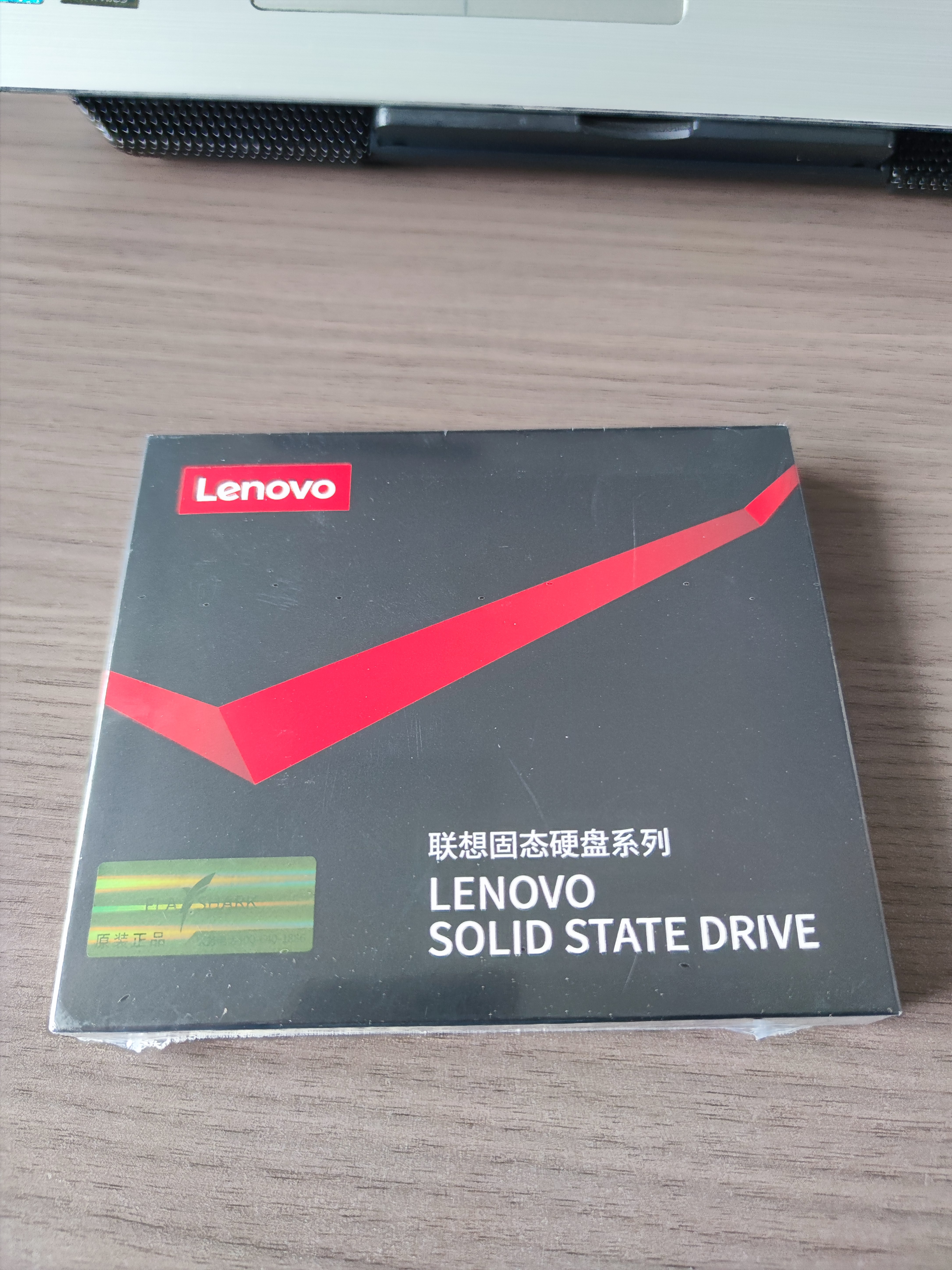 联想（Lenovo) 480GB SSD固态硬盘 SATA3.0 SL700闪电鲨系列 台式机/笔记本通用 实拍图