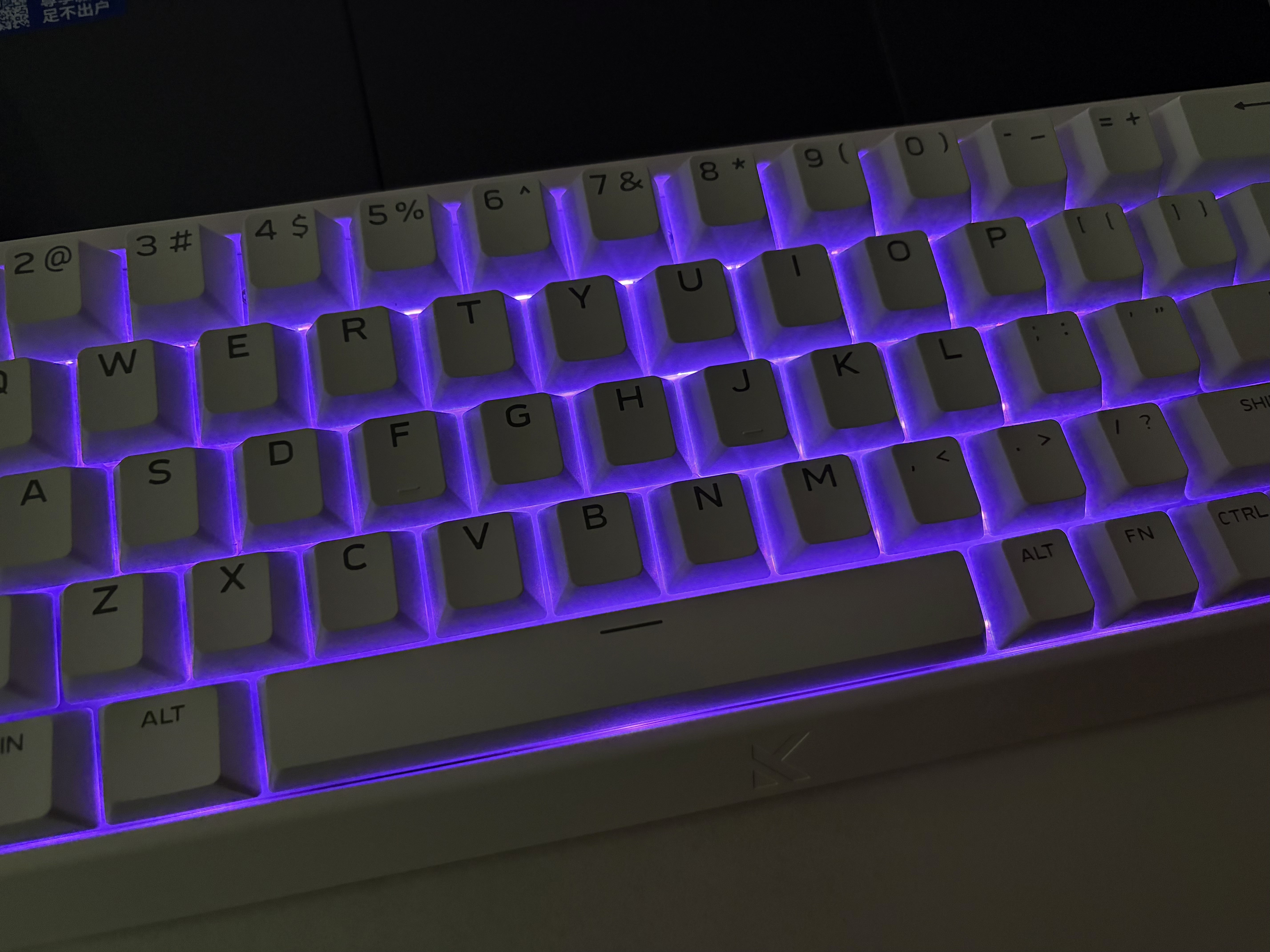 迈从（MCHOSE）Ace 68 V2磁轴键盘Gus同款RT电竞游戏低延迟60pro机械有线68键配列FPS双驱动无畏契约 Ace 68 电竞版 白色 蓝冰磁轴 实拍图